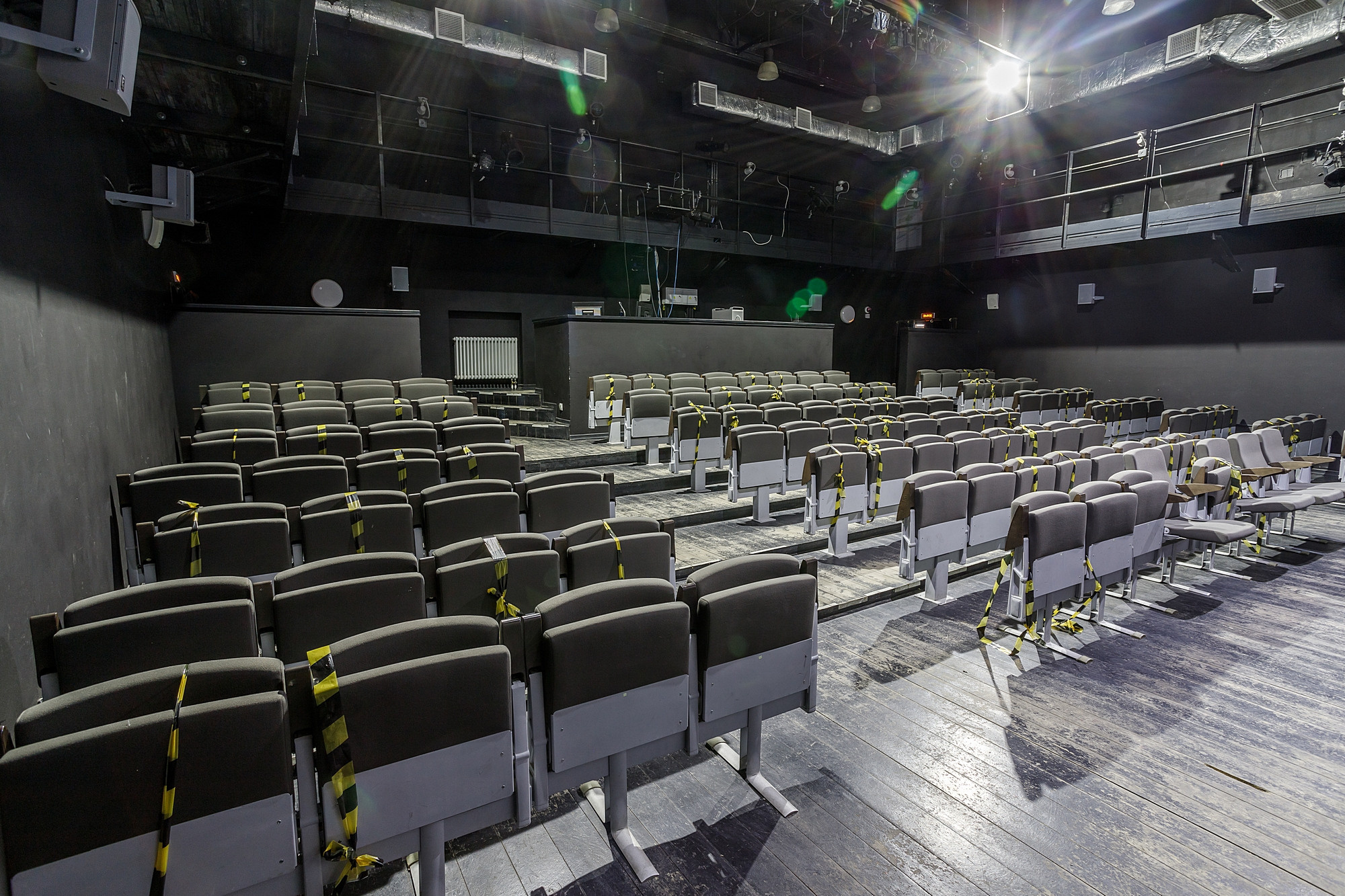 Театр на карантине. Боченков Вадим | Фотограф в Пскове и Санкт-Петербурге