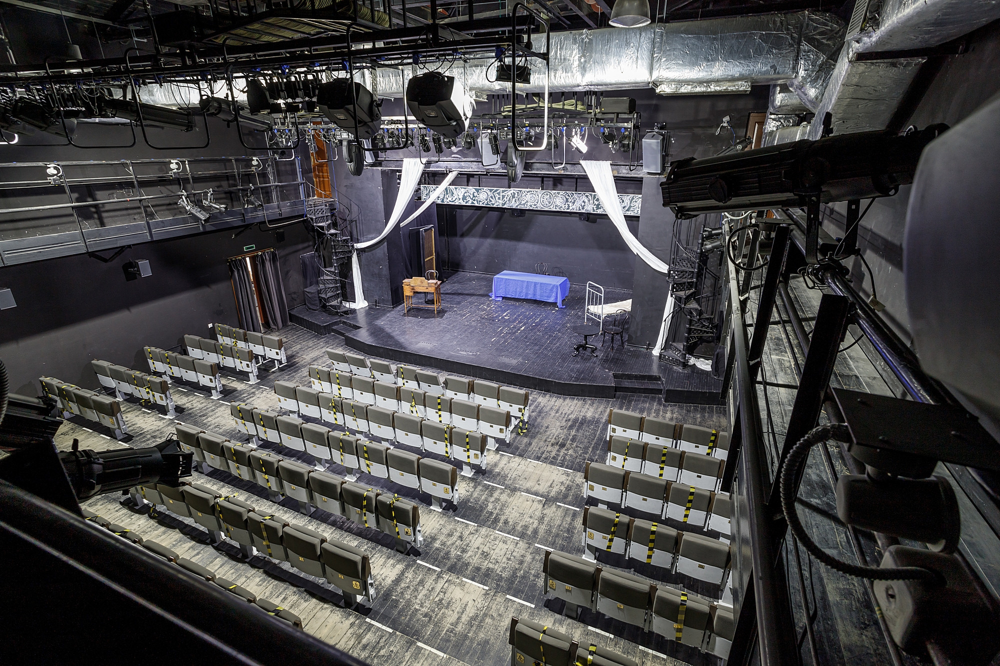 Театр на карантине. Боченков Вадим | Фотограф в Пскове и Санкт-Петербурге