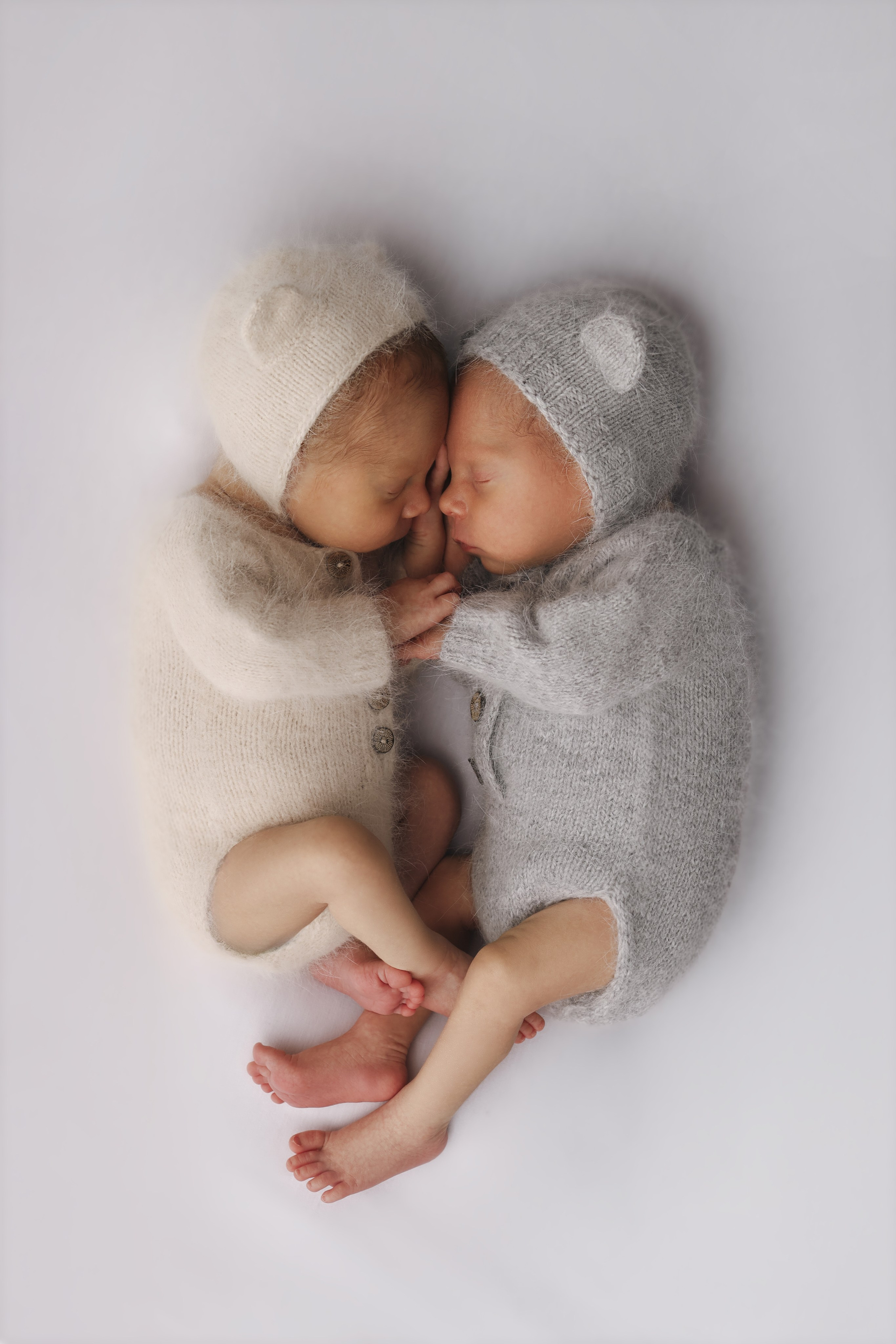 Двойня. Фотограф новорожденных и детский фотограф в Новосибирске
