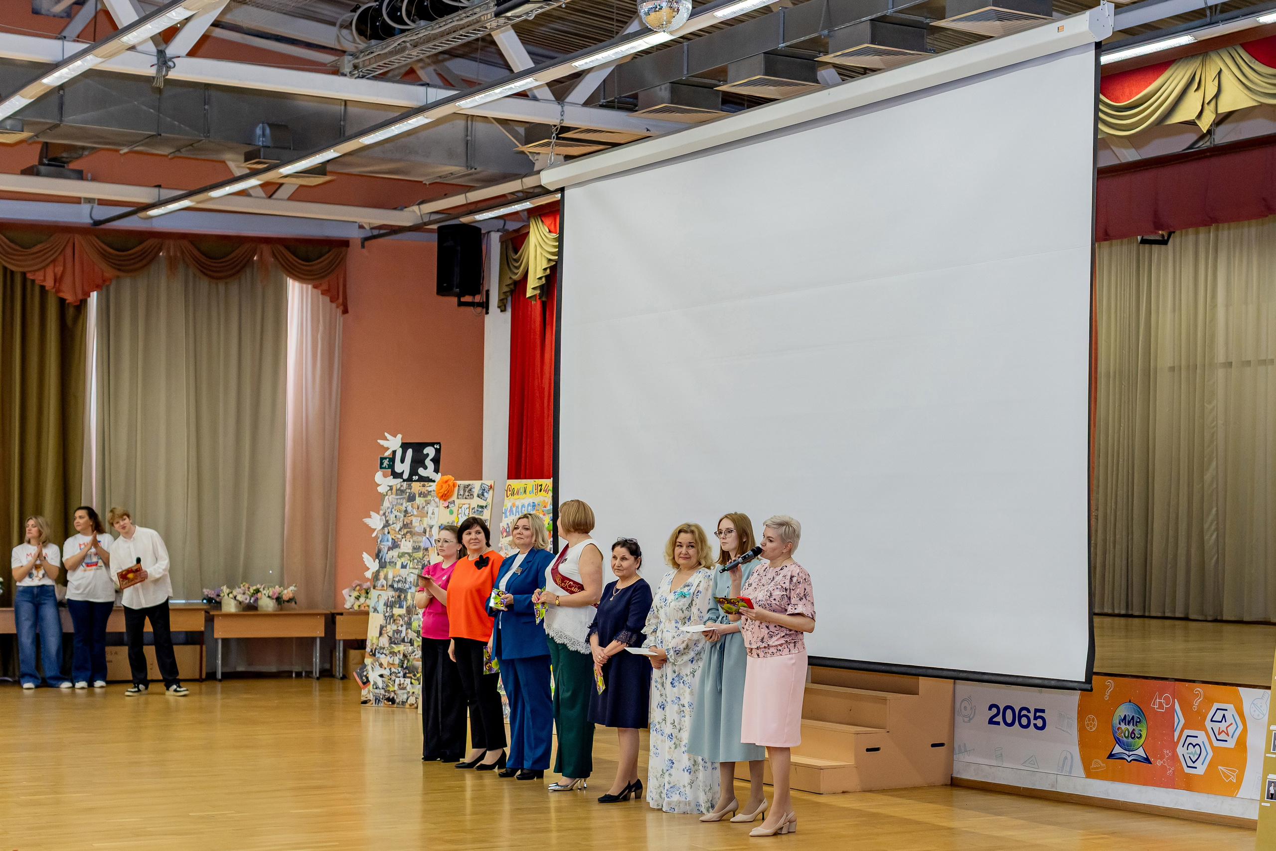 Выпускной праздник в начальной школе. Фотограф и видеограф Москва. Свадебный фотограф, видеограф. Выпускные альбомы. Оживающие альбомы