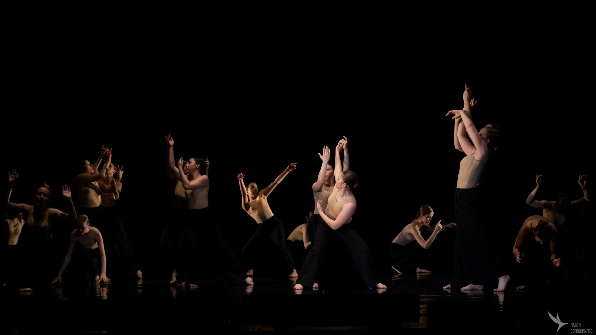 Концерт народного хореографического коллектива «Виктория». Репортажный фотограф в Казани Павел Серпокрылов