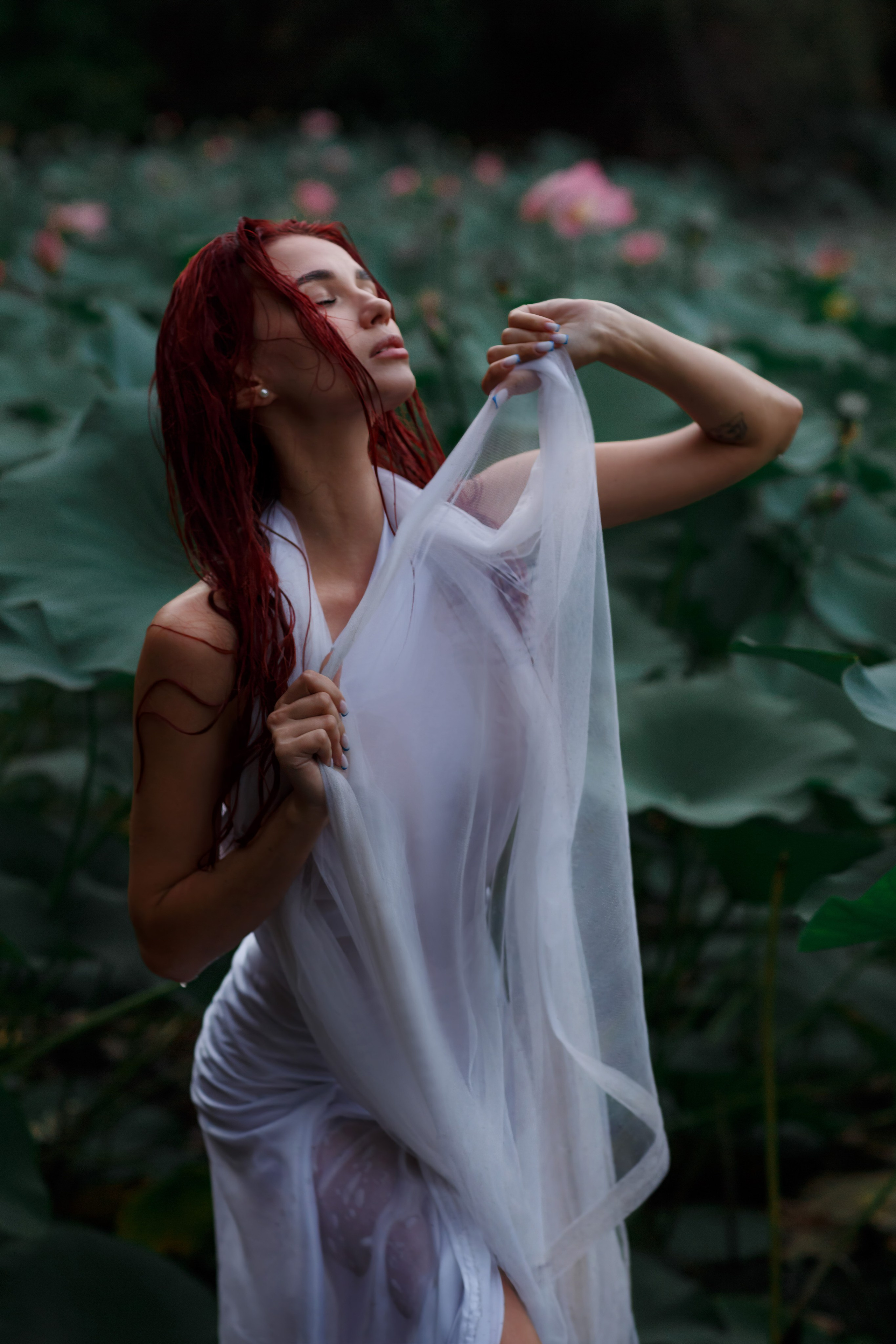 Даша на лотосах. Свадебный, предметный и портретный фотограф в Волгограде