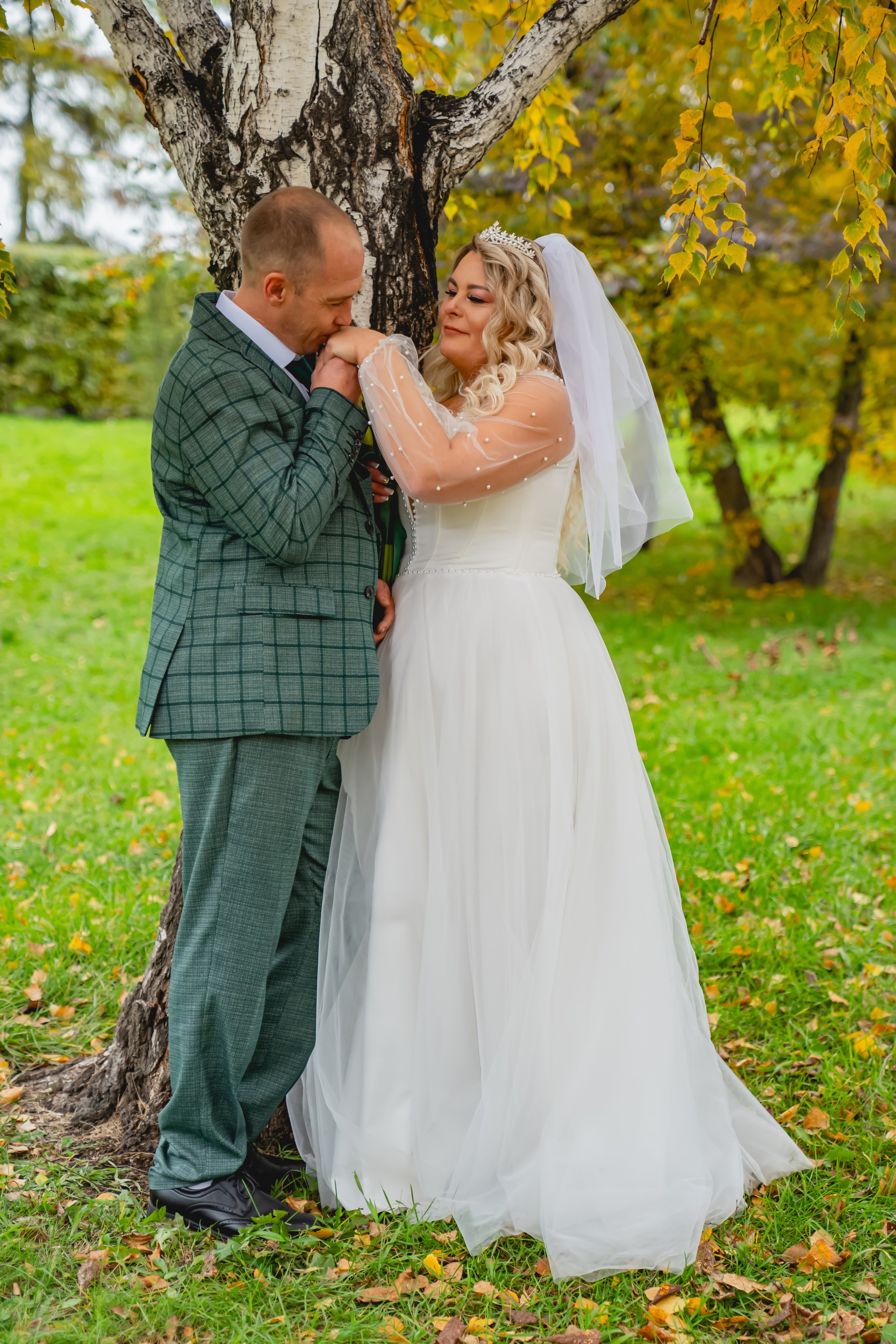 Осенняя Свадьба 2024. Занимаюсь профессиональной фотографией и живу рядом с Байкалом. Работаю в разных жанрах