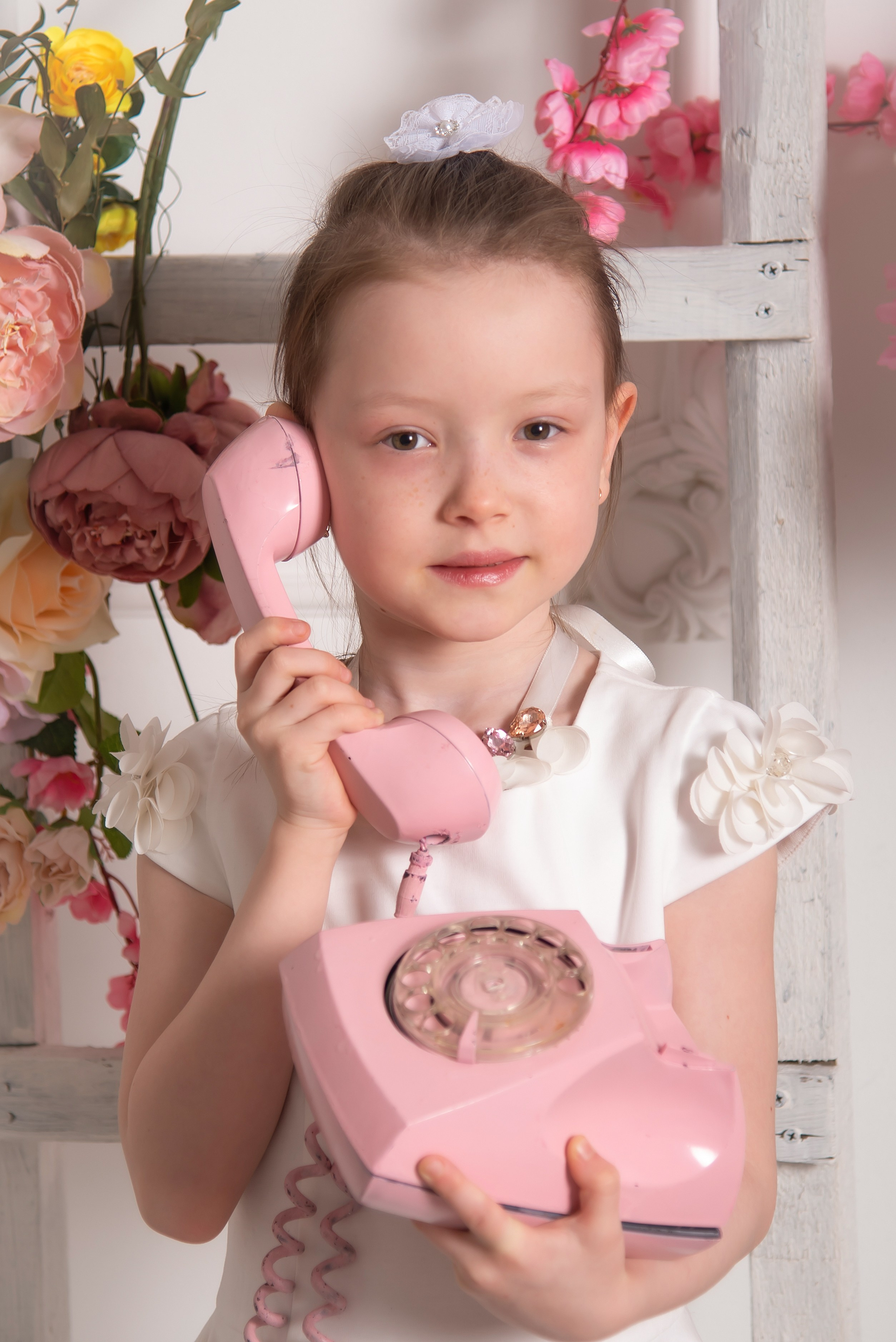 Модельная школа. Занимаюсь профессиональной фотографией и живу рядом с Байкалом. Работаю в разных жанрах