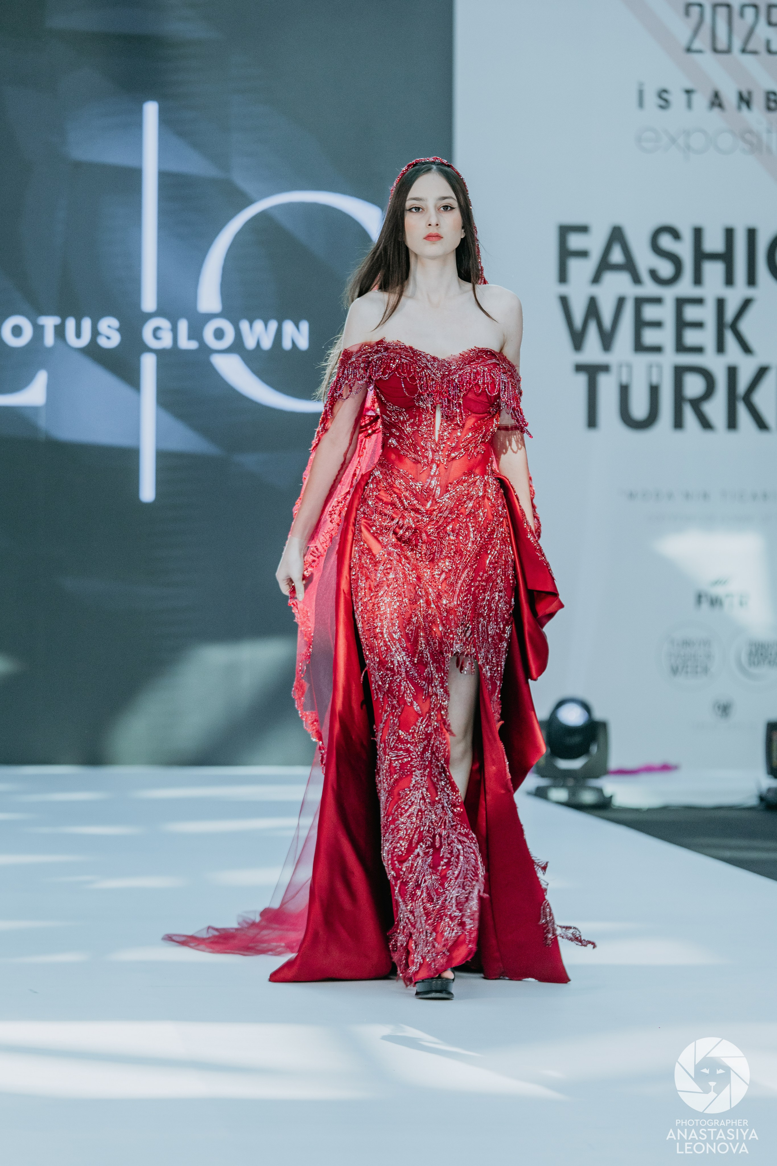Fashion Week Türkiye [spring, 2025]. Anastasia Leonowa