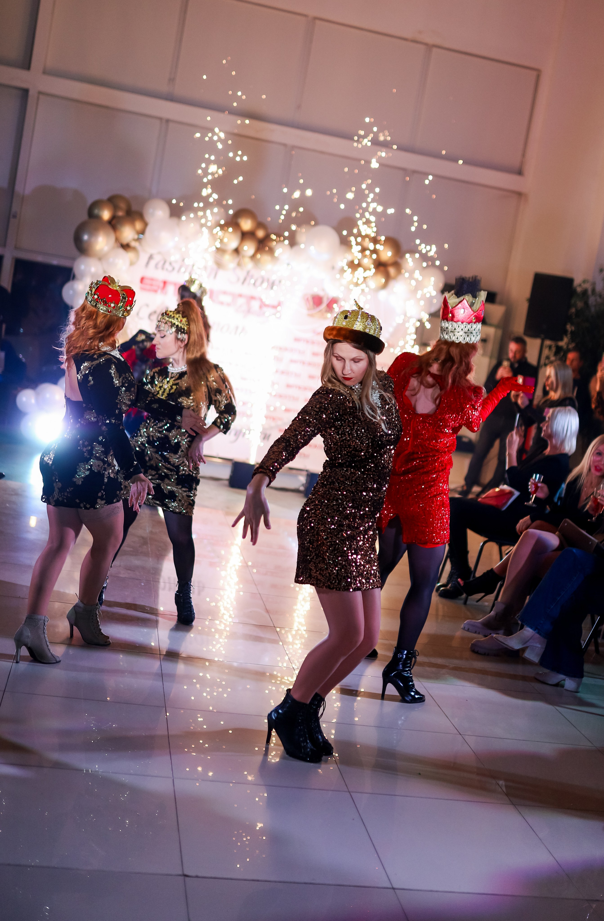 Показ коллекции Жанны Стеклянниковой — Omoda/SMOOTH