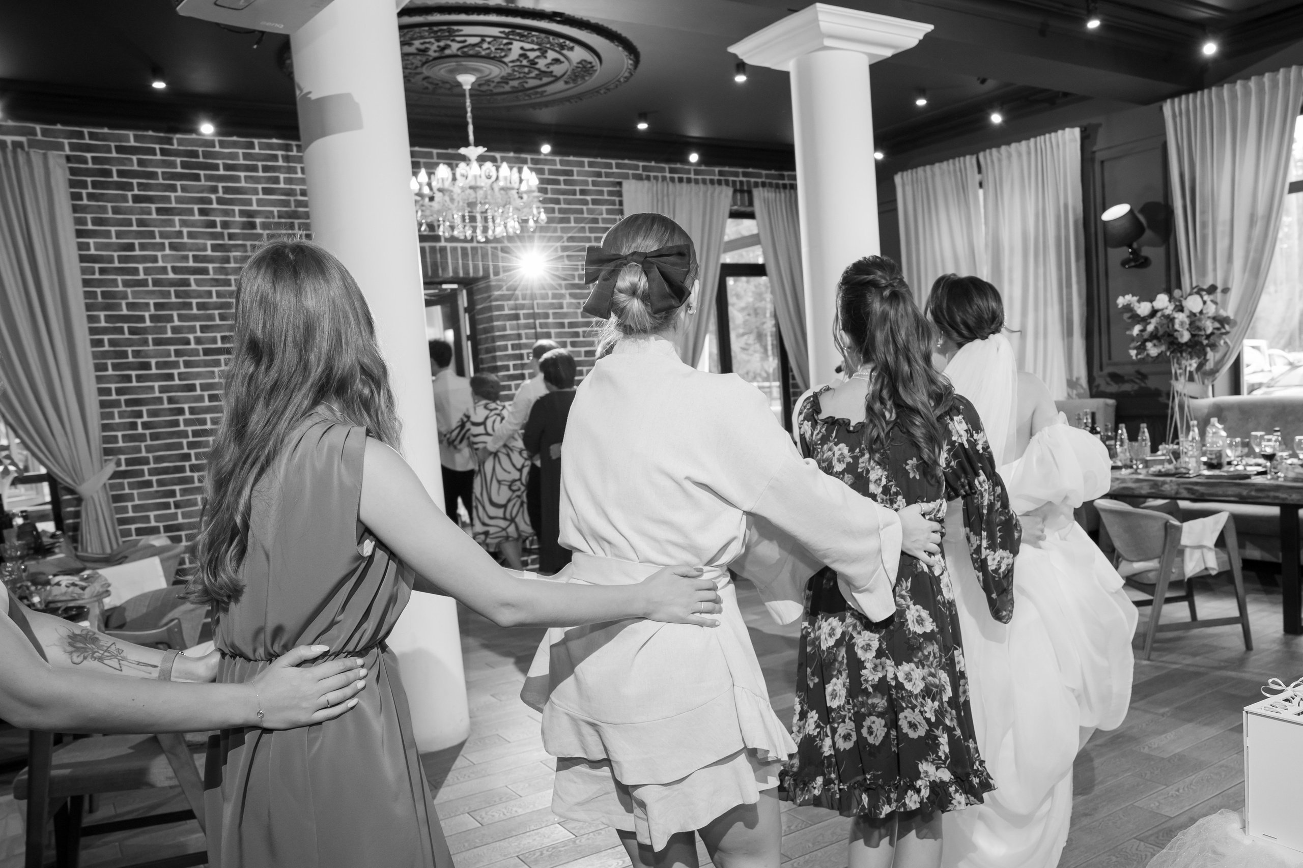 Полина и Дмитрий, загородный клуб «Барин», ЗАГС в г. Пушкино. Свадебный и репортажный фотограф (Москва, Королев и другие)