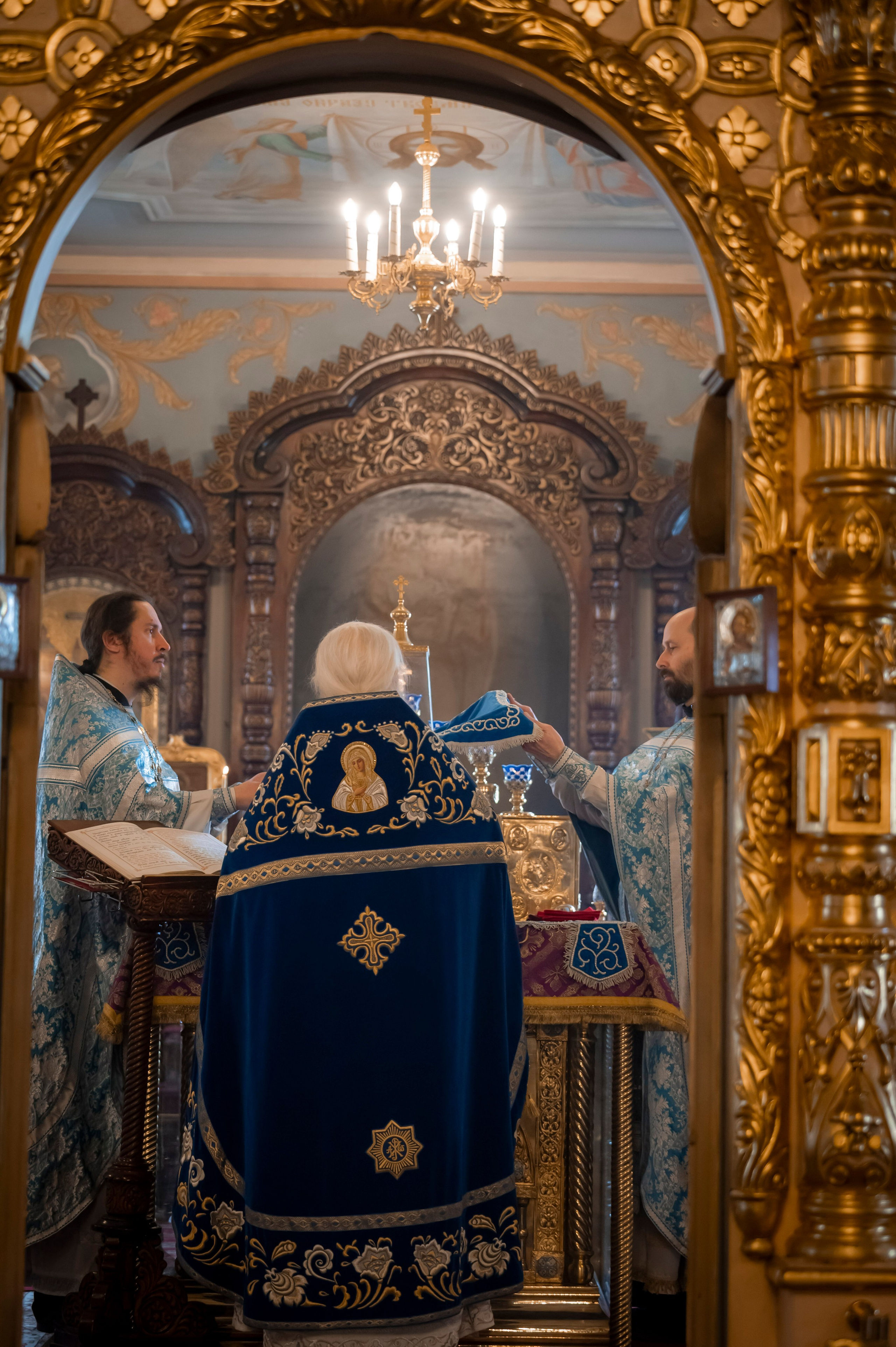 Богородский храм. Благовещение. Божественная Литургия. Антон и Татьяна Денисенко — В храме