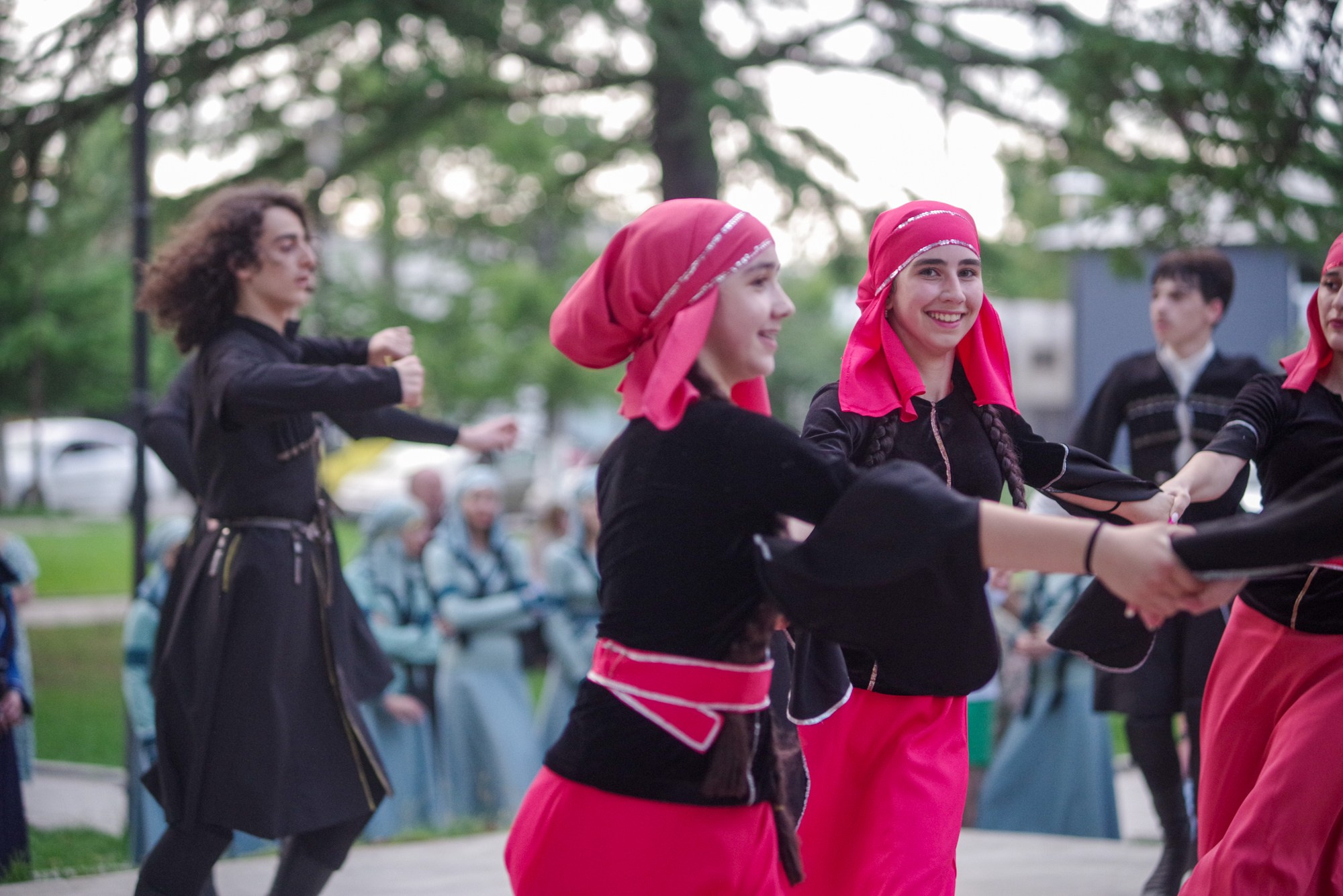 Грузинский танец. Портретный фотограф Денис Милютин