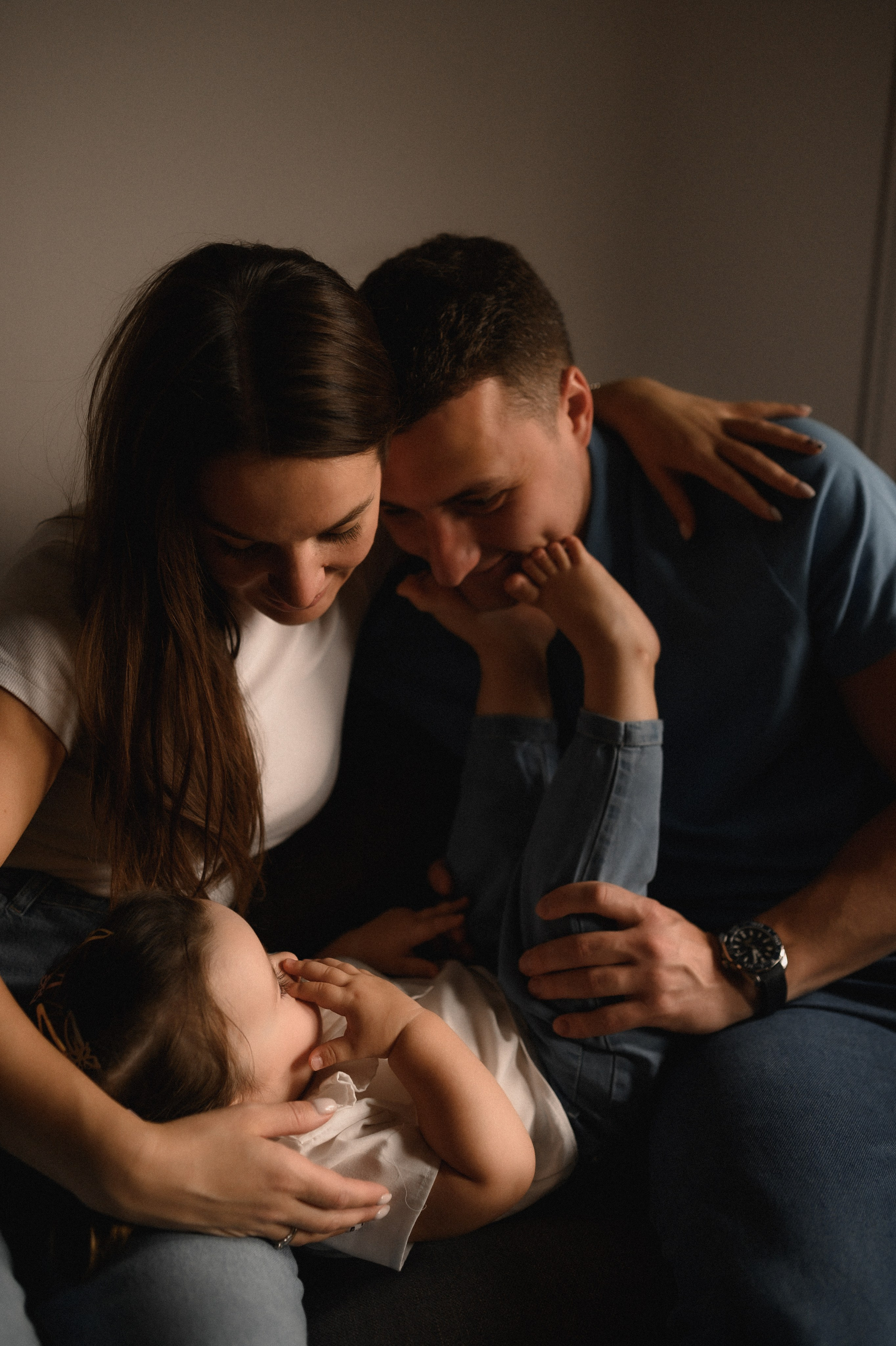 Саша, Таня, Мира и бабушка дома. Семейный и свадебный lifestyle-фотограф в Москве Мария Петрова