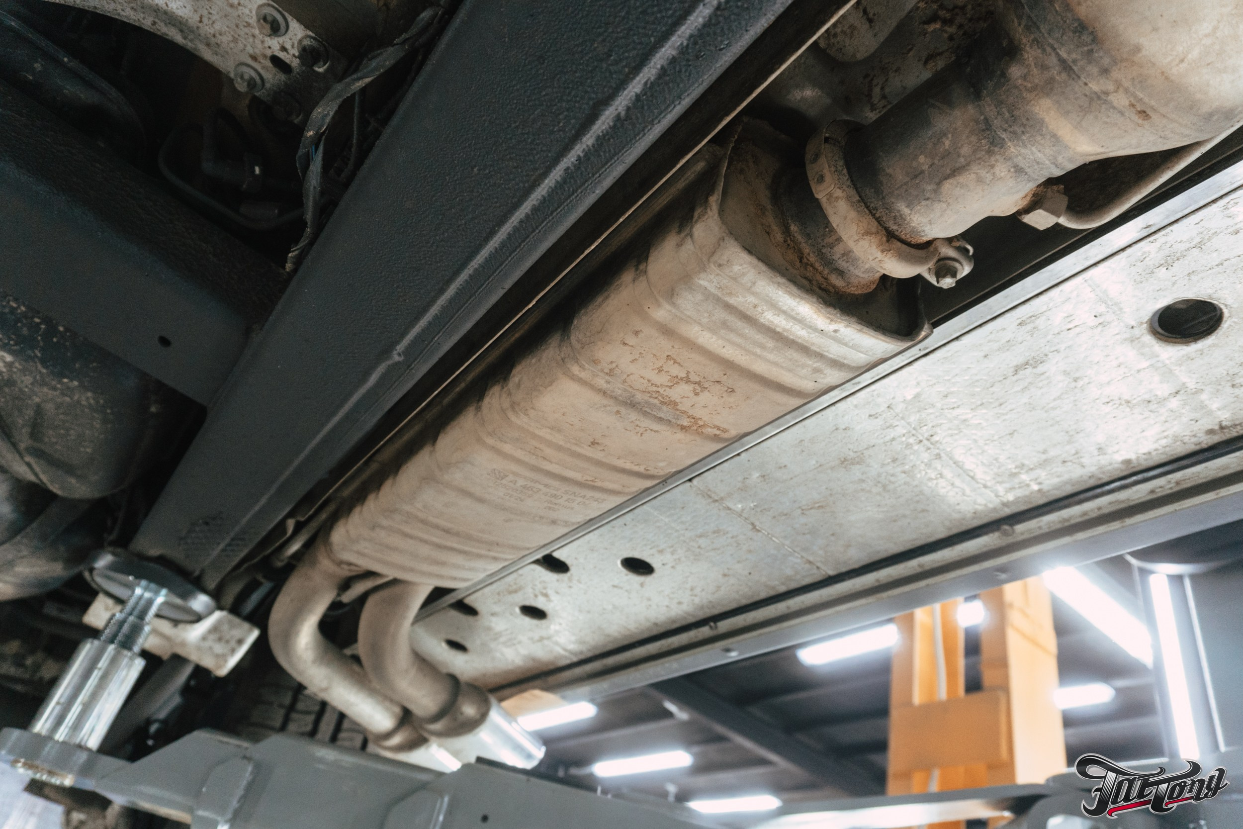 Mercedes G-class выхлопная система с 2мя режимами громкости. DeLorein