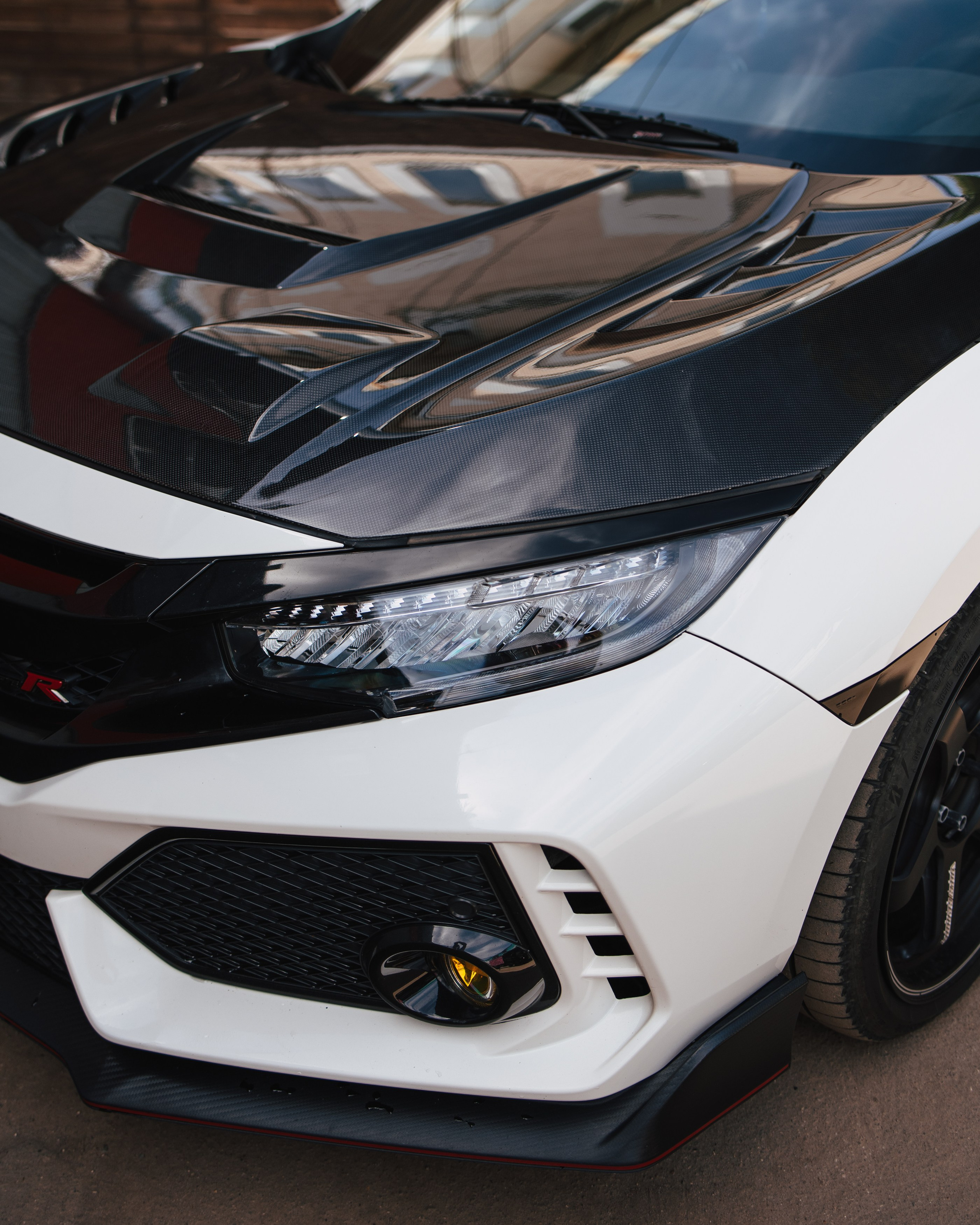 Honda Сivic type R снятие краски c капота и лачка карбона. DeLorein
