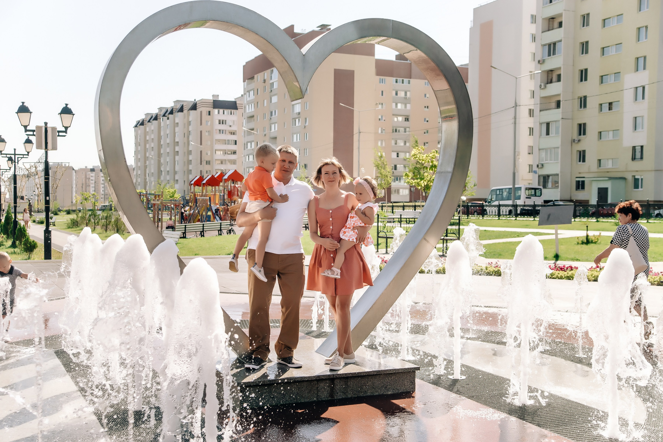 Семейная городская прогулка. Ольга Плаксина фотограф в Саратове