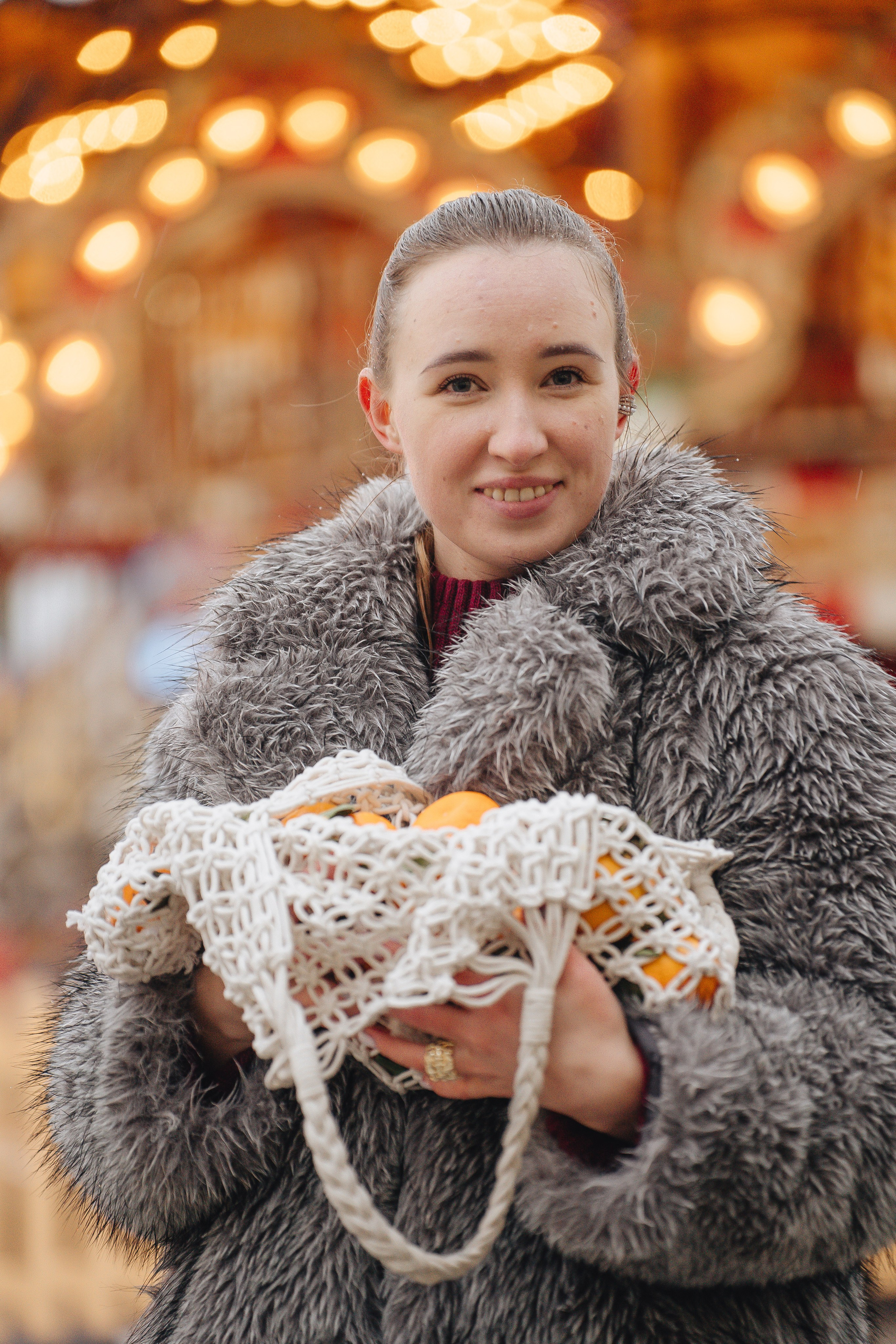 ПРОГУЛКА НА МАНЕЖНОЙ ПЛОЩАДИ ДЛЯ ДЕВУШКИ ПЕРЕД НОВЫМ ГОДОМ (НОВОГОДНЯЯ ФОТОСЕССИИЯ НА МАНЕЖНОЙ ПЛОЩАДИ). Профессиональный фотограф, Санкт-Петербург — Виктория Богомолова