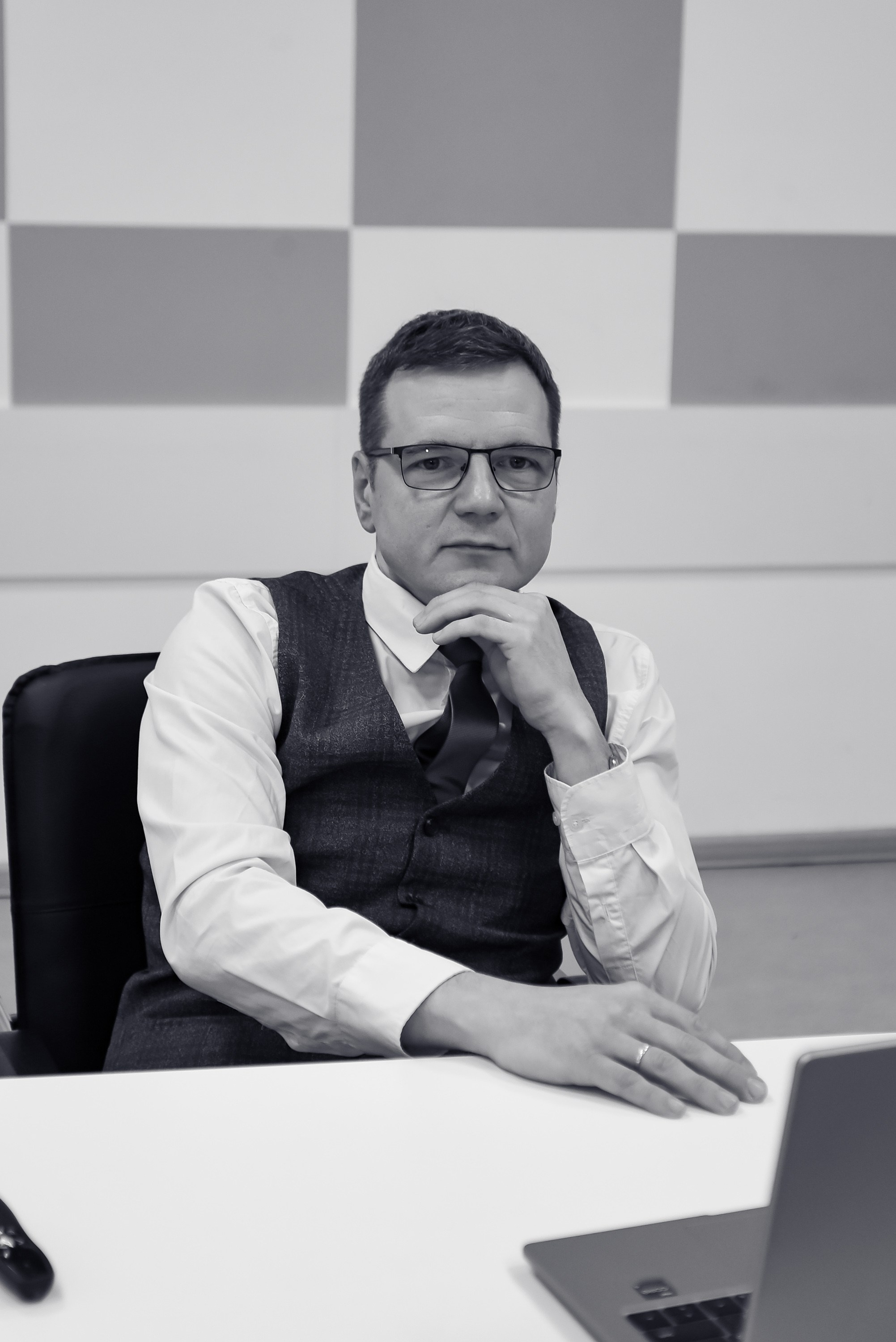 Съемка Андрея в центре «Мойбизнес» г. Тула. Фотограф Тула творческие фотосессии недорого Ольга Ромашина