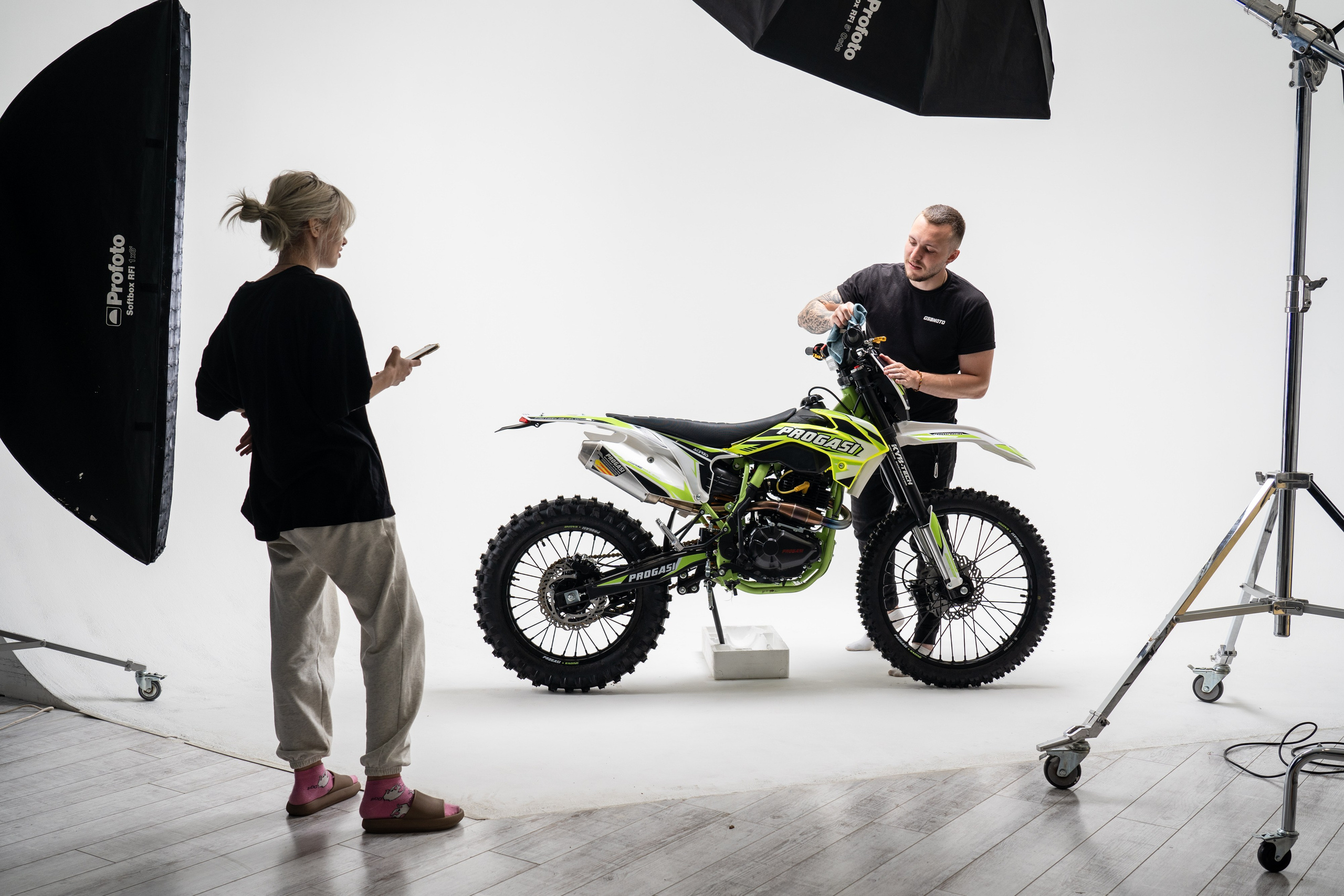 Фото для маркет плейсов. Каталожная и промышленная съемка в Москве Александр Плонский