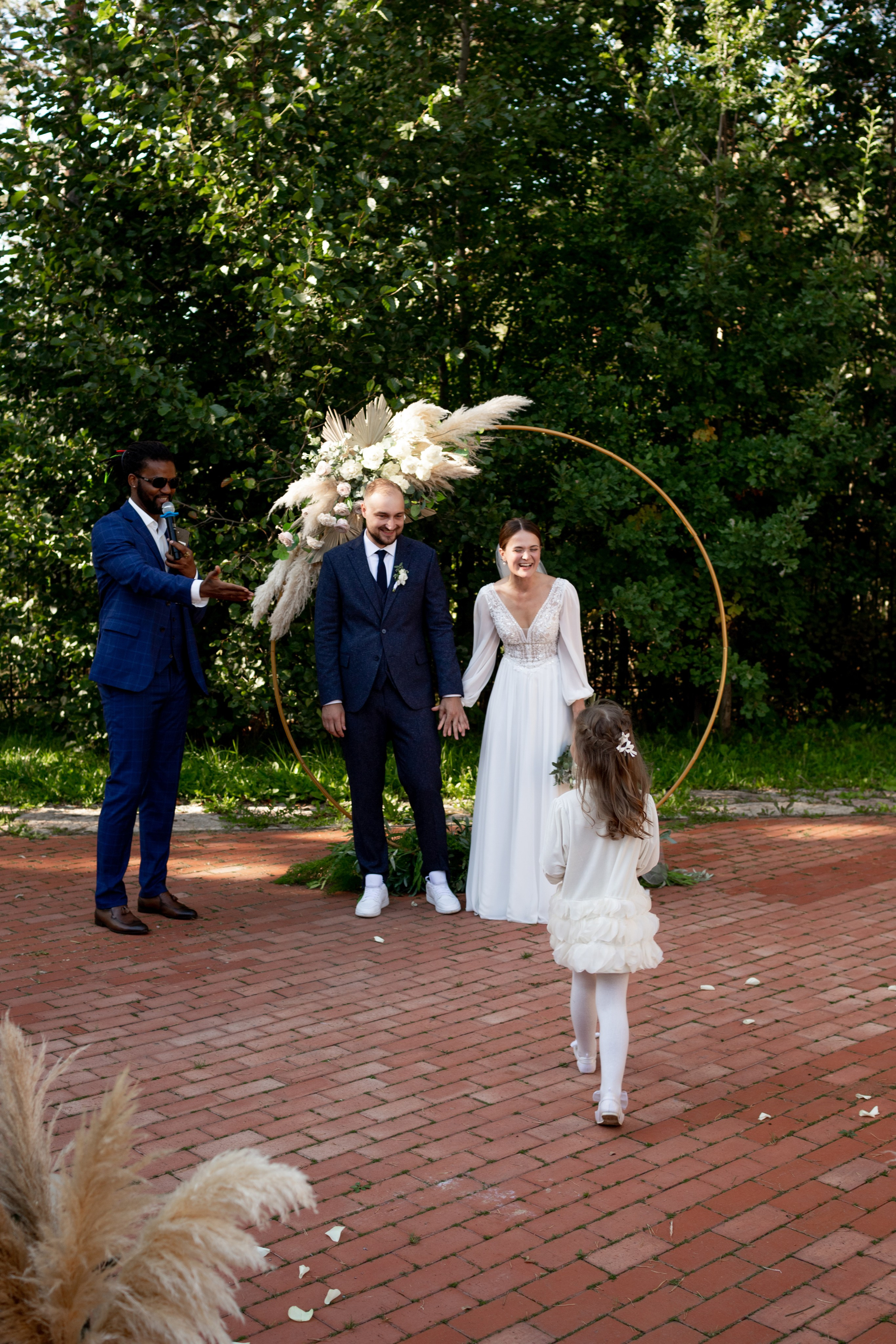 Свадебная фотопрогулка в Пушкине. Свадебный фотограф Кирилл Белый