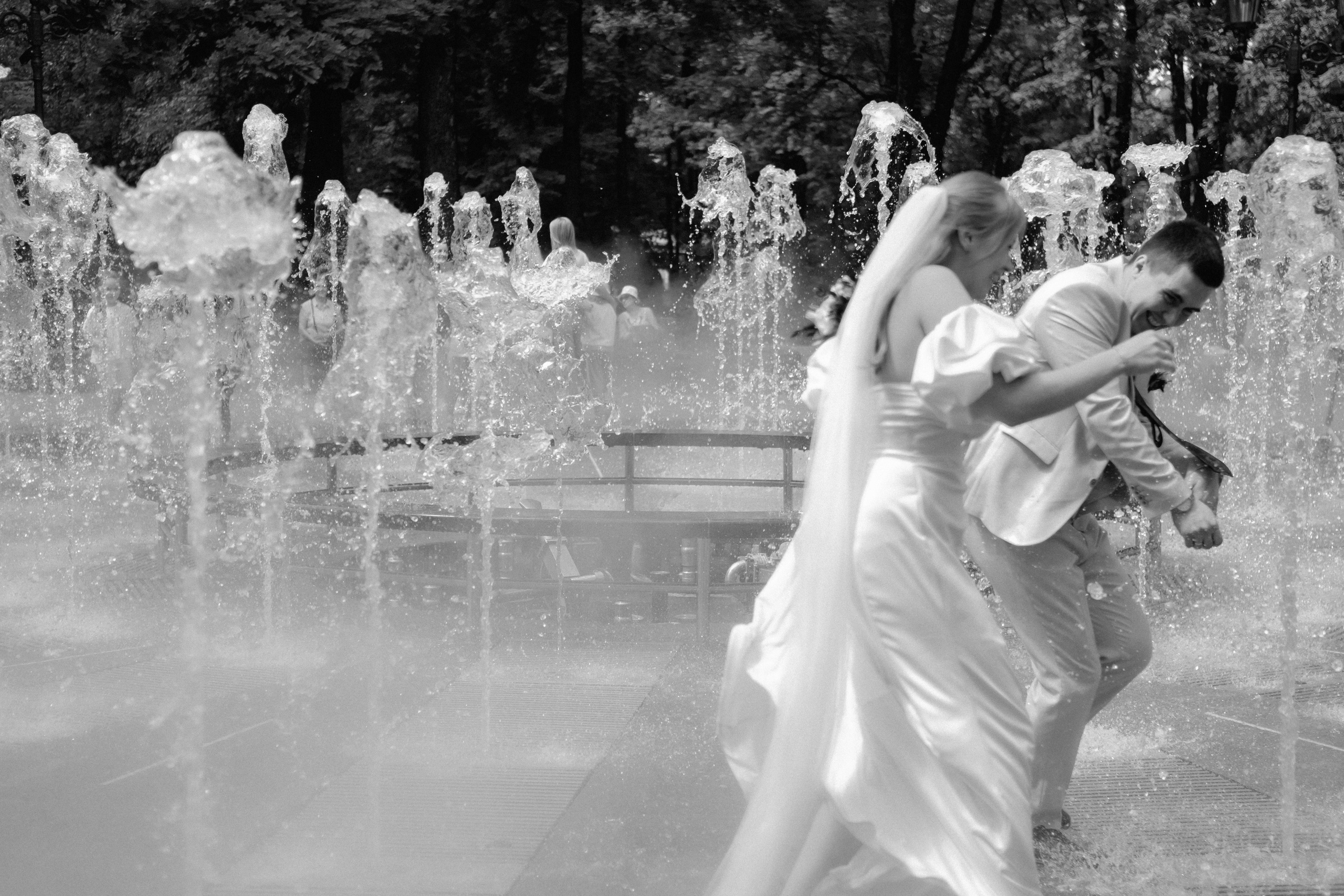 Побежали через фонтан?. Фотограф Москва, Смоленск