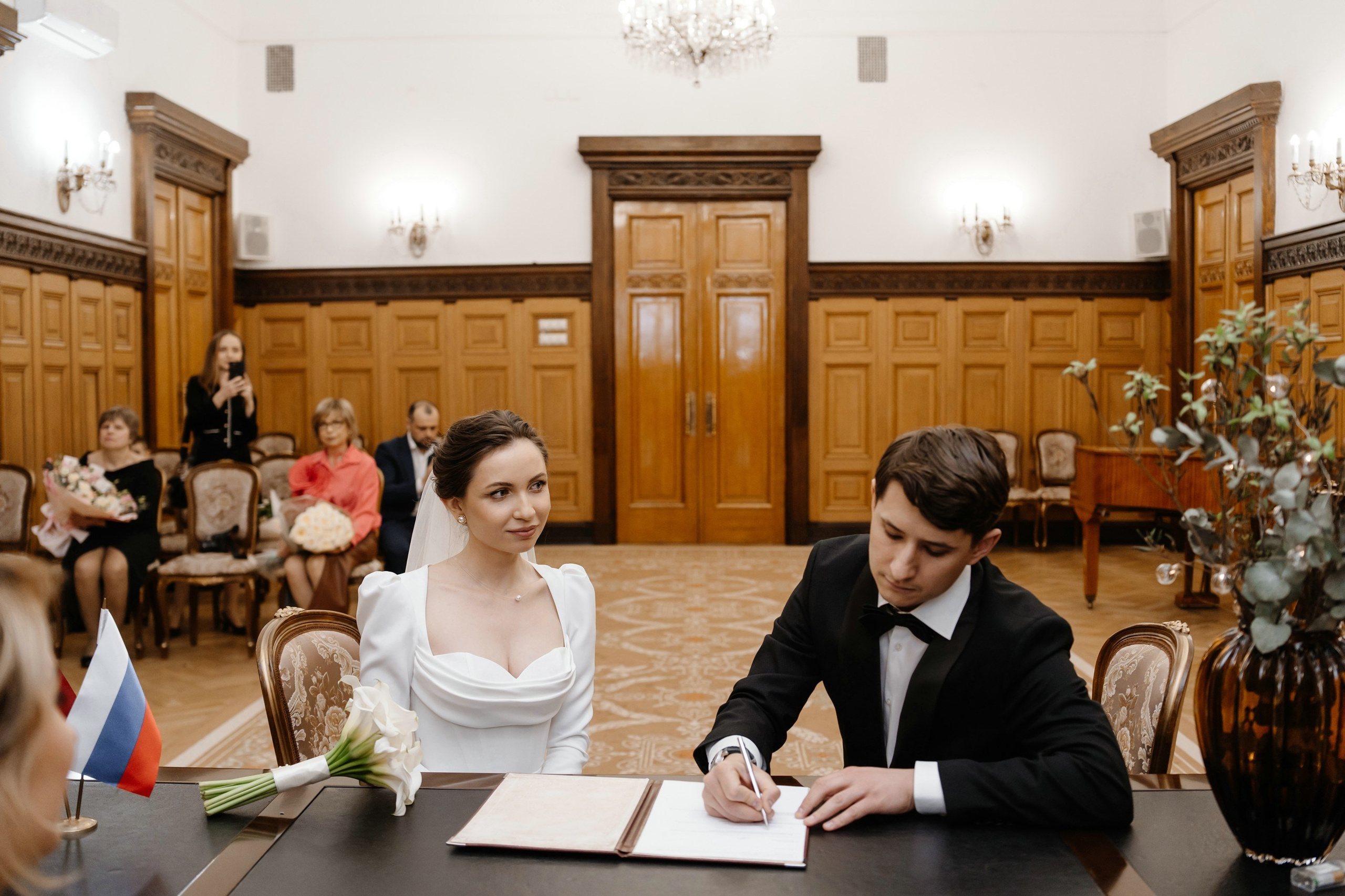 Фотосессия свадьбы в Lotte Plaza. Свадебный и семейный фотограф в Москве Светлана Зоткина