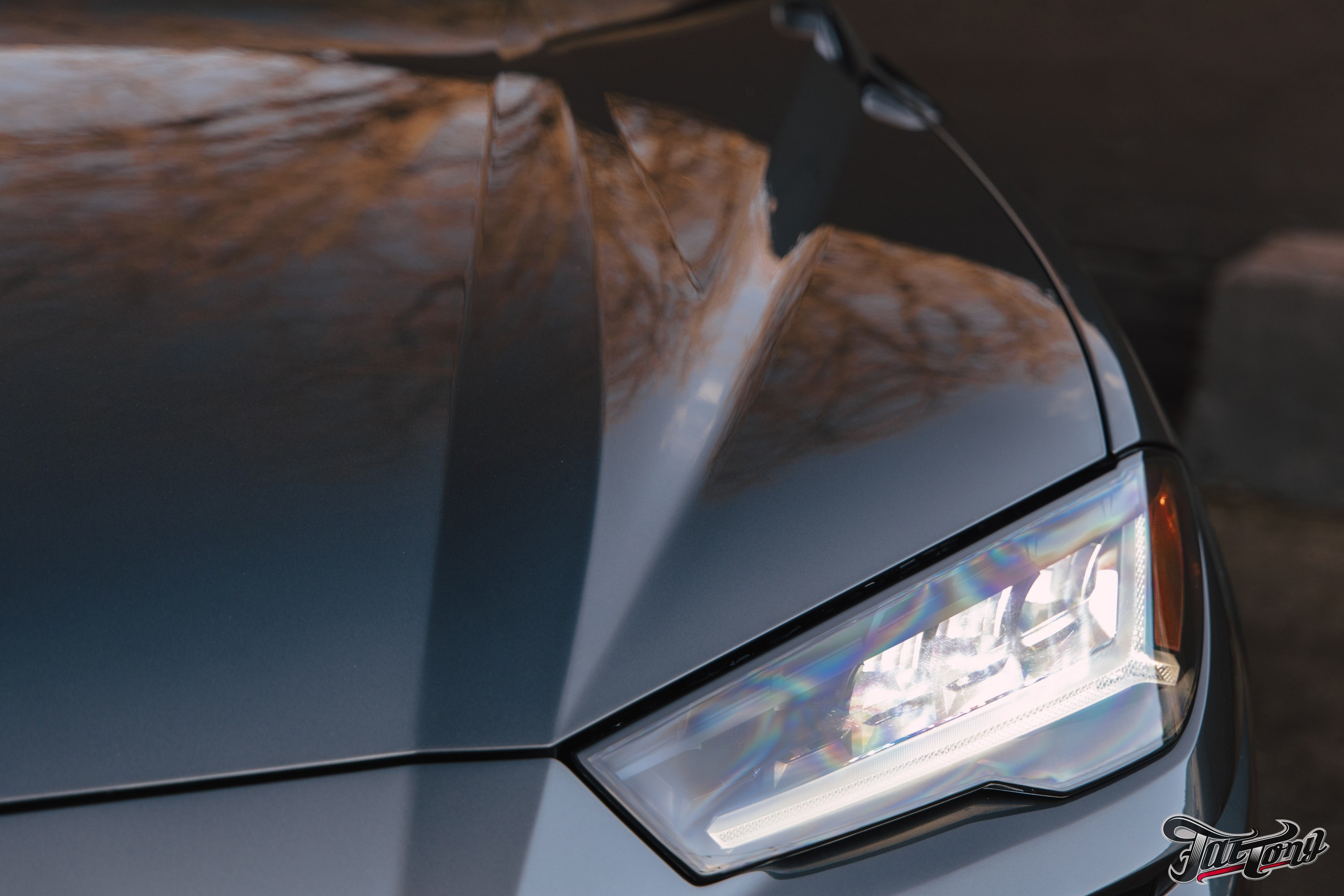 Lamborghini Urus перешив поврежденных элементов салона, окрас капота и деталей. DeLorein