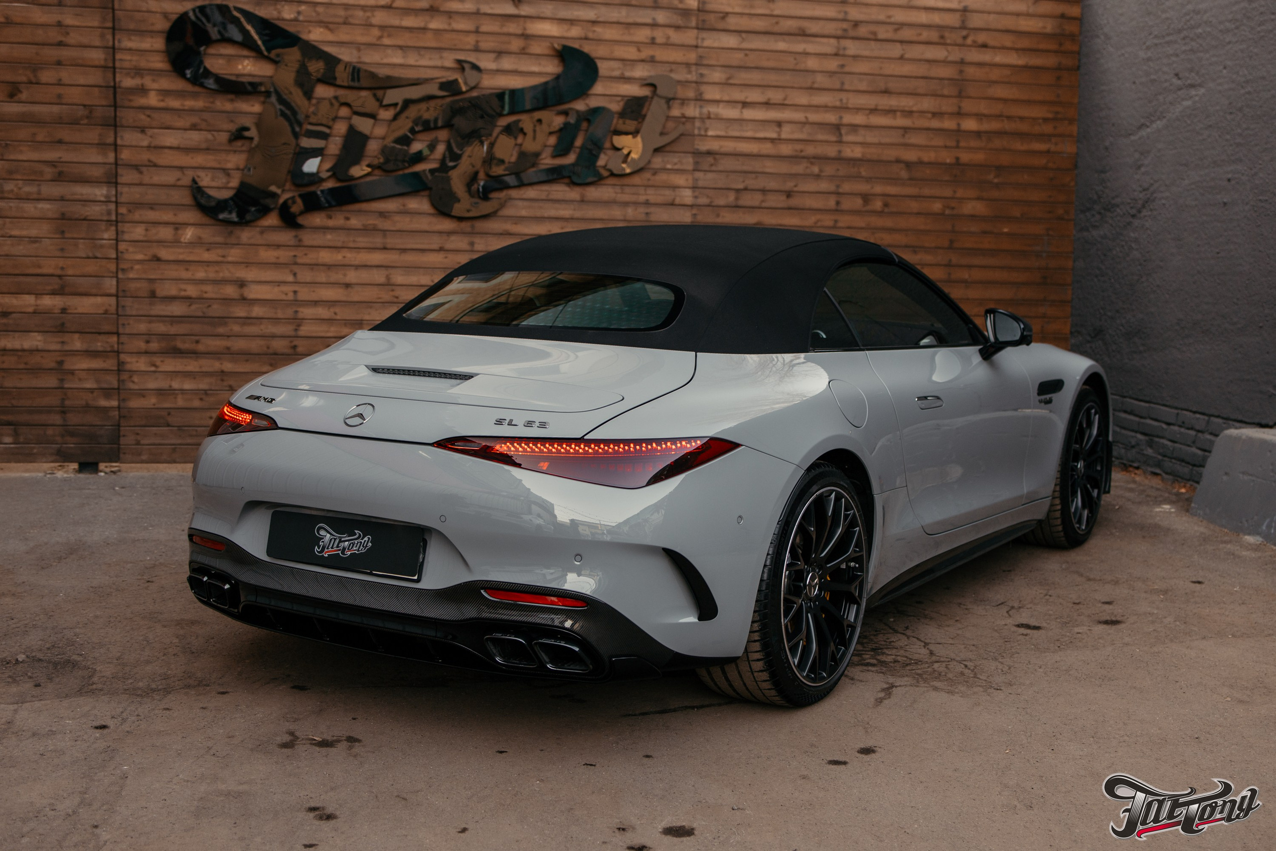 Mercedes SL63 amg классический карбон глянцевых элементов кузова. DeLorein