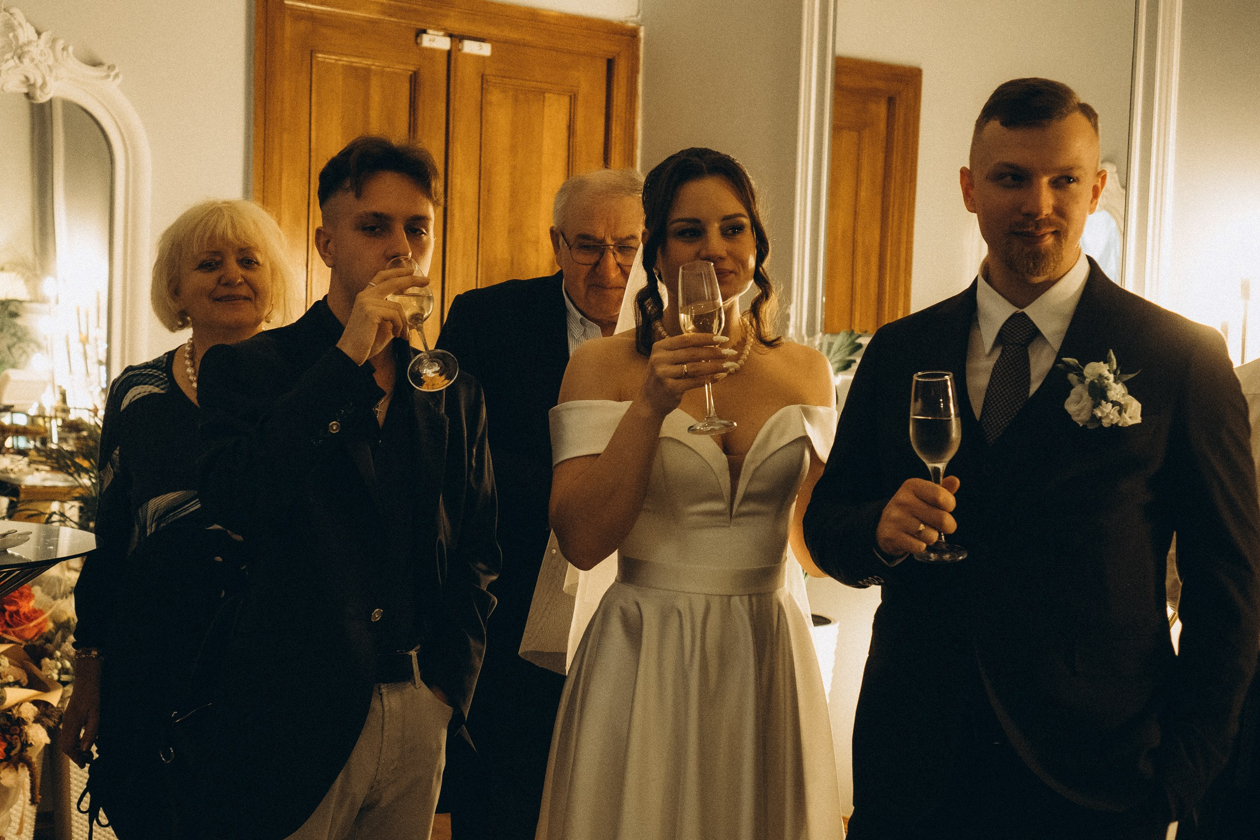 СЬЕМКА РЕПОРТАЖ В ЗАГСЕ (2 ДВОРЕЦ). Профессиональный фотограф, Санкт-Петербург — Виктория Богомолова