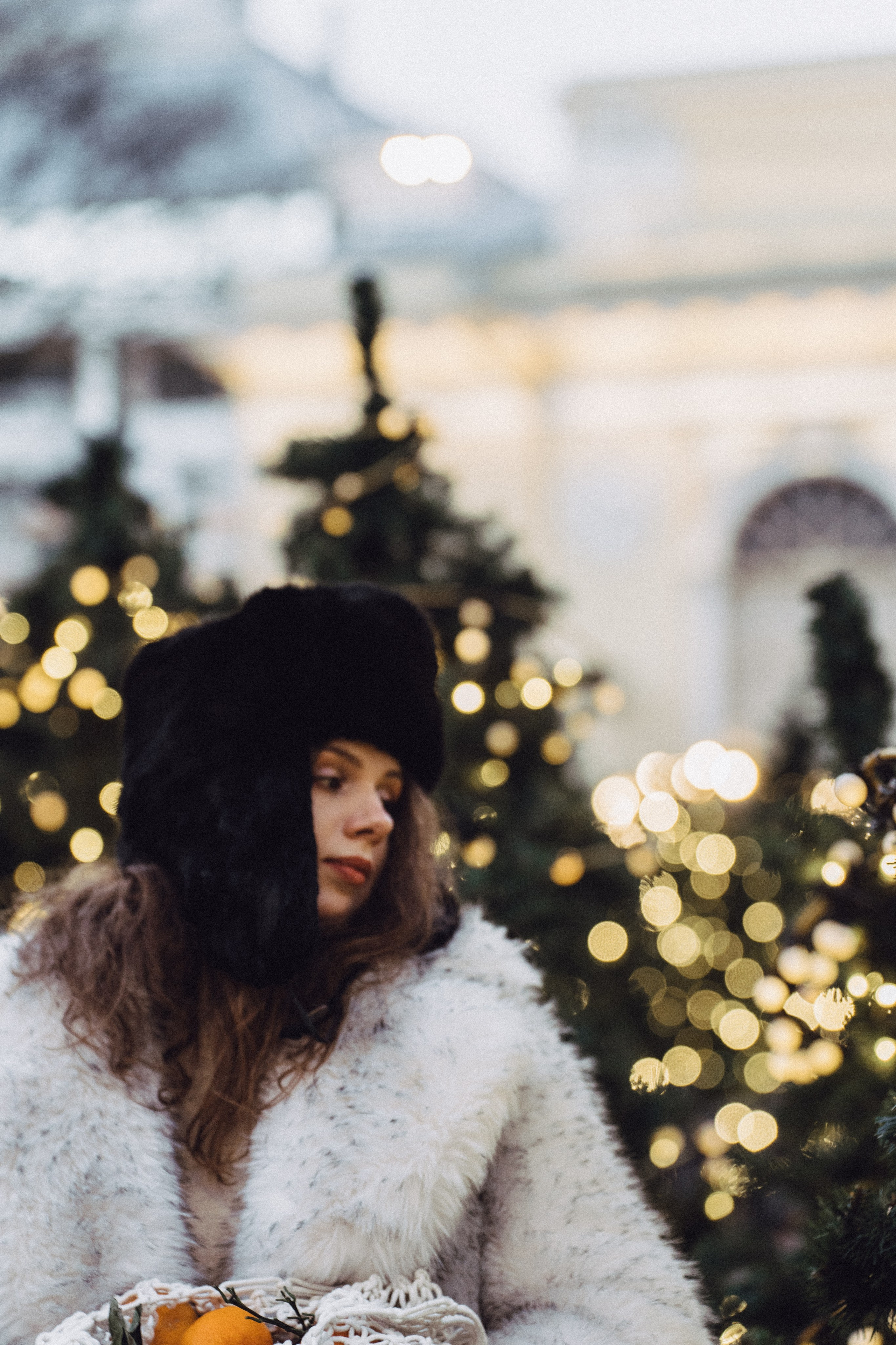 ПРОГУЛКА НА МАНЕЖНОЙ ПЛОЩАДИ ДЛЯ ДЕВУШКИ ПЕРЕД НОВЫМ ГОДОМ (НОВОГОДНЯЯ ФОТОСЕССИИЯ НА МАНЕЖНОЙ ПЛОЩАДИ). Профессиональный фотограф, Санкт-Петербург — Виктория Богомолова