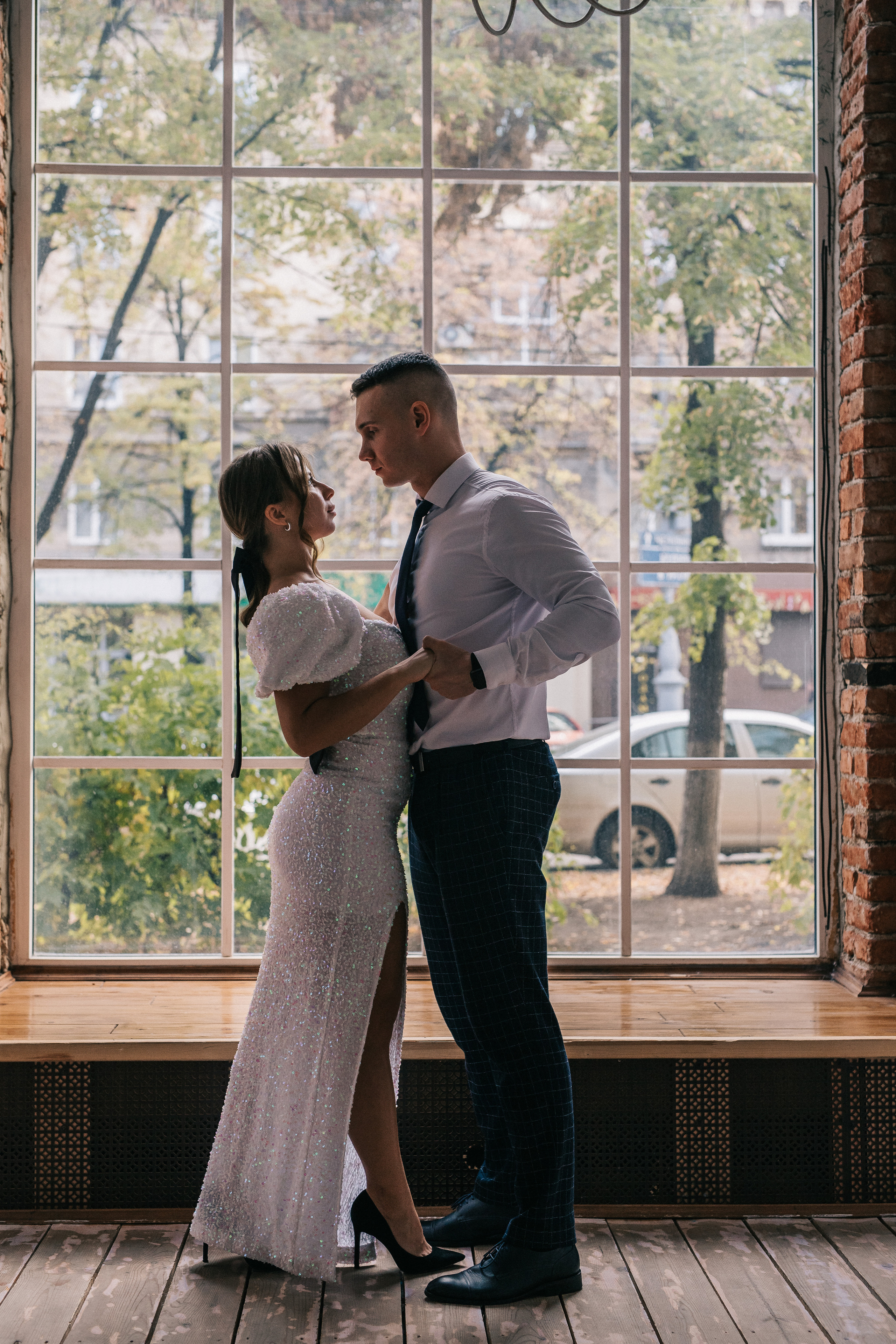 Утро жениха Артема. Свадебный фотограф Виктория Чуйко Магнитогорск. Визуал для бизнеса