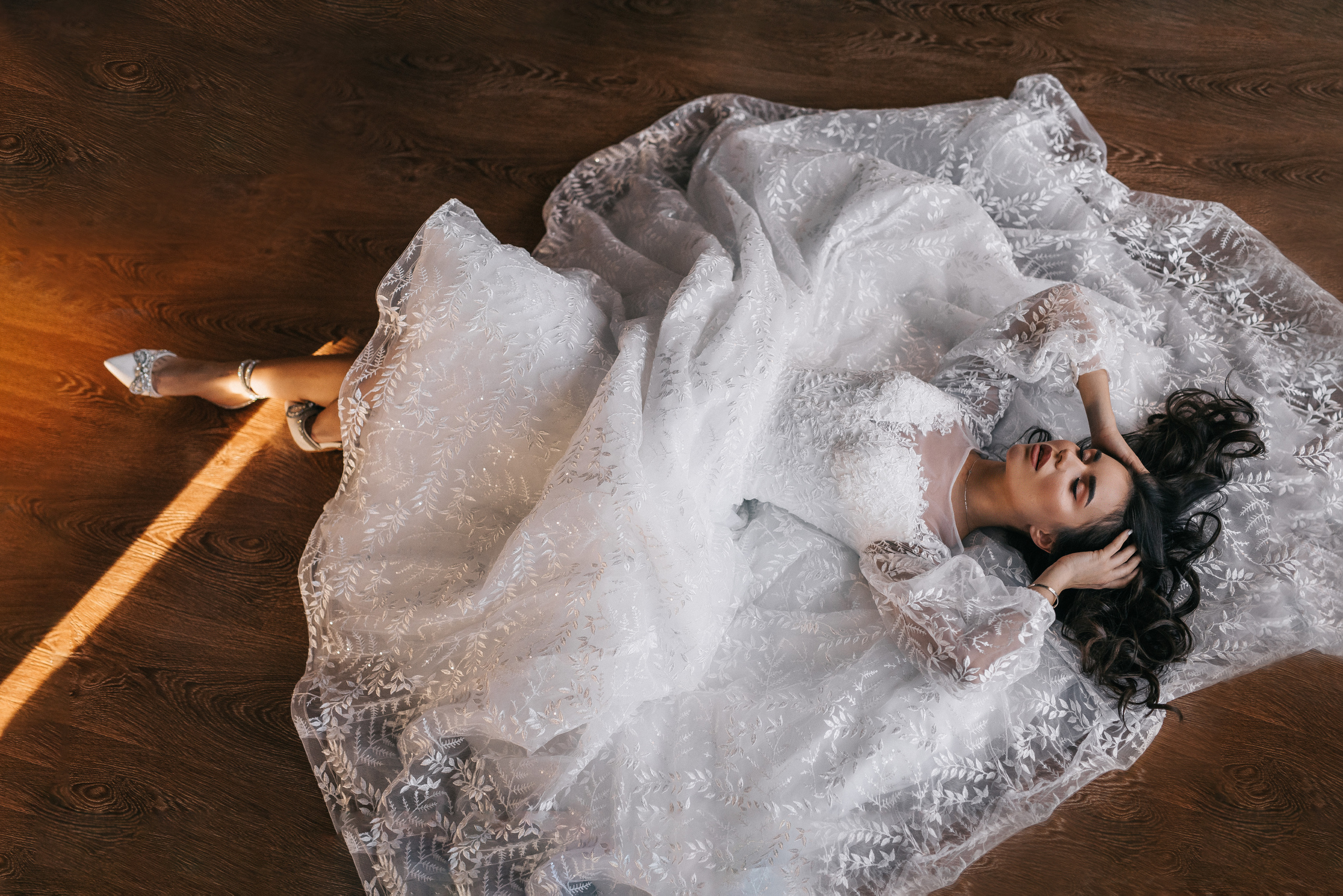 Сборы Жени и Лизы в отеле SUNRISE. Свадебный фотограф Виктория Чуйко Магнитогорск. Визуал для бизнеса