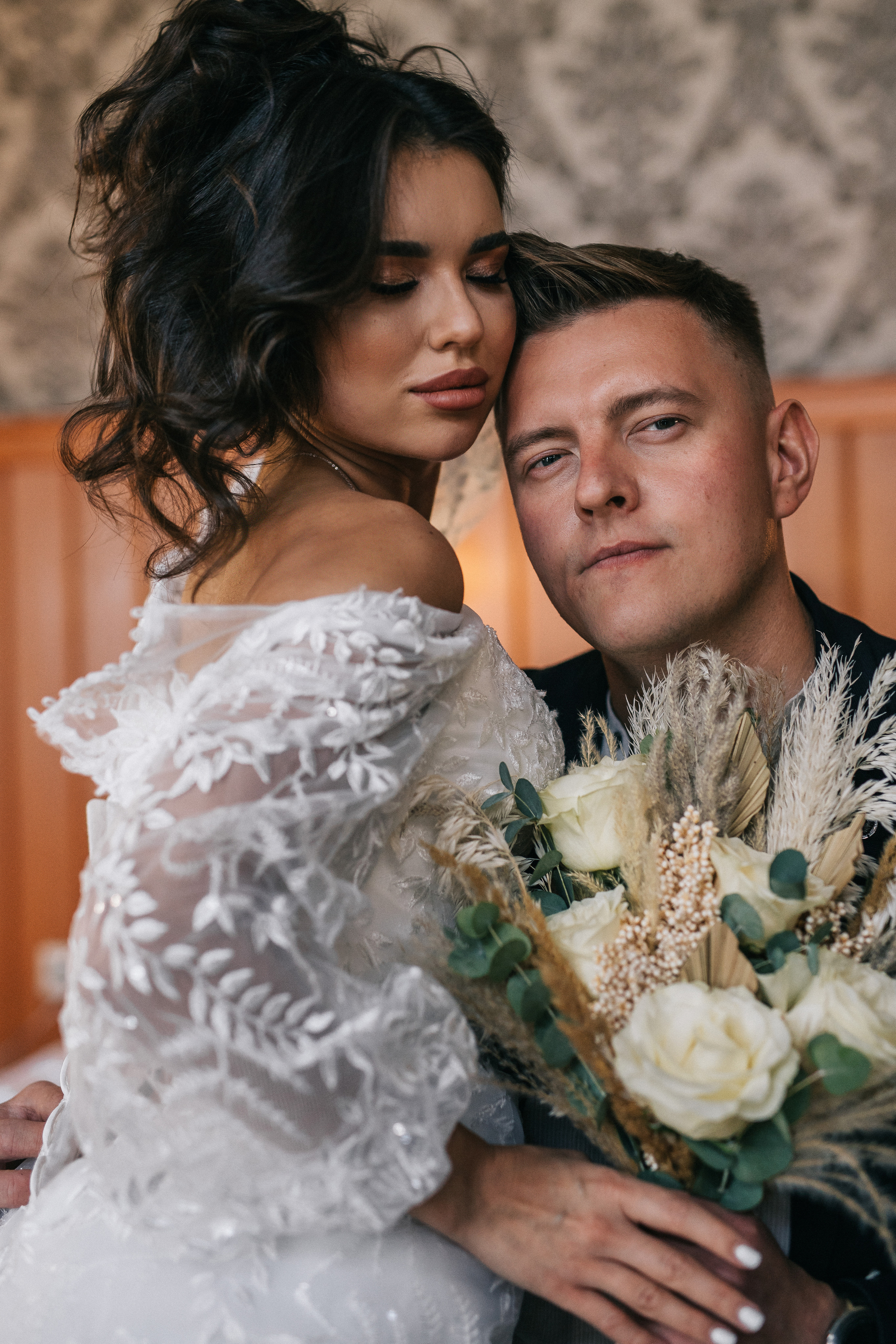 Сборы Жени и Лизы в отеле SUNRISE. Свадебный фотограф Виктория Чуйко Магнитогорск. Визуал для бизнеса