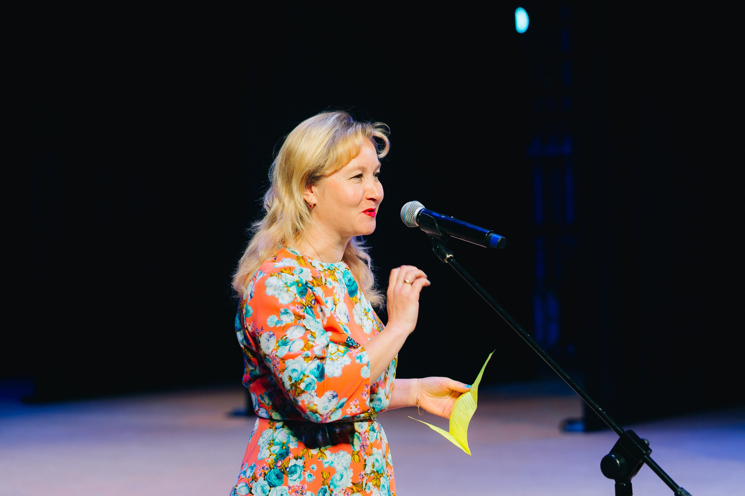 Вручение аттестатов 14 Гимназия. Свадебный и семейный фотограф в Улан-Удэ