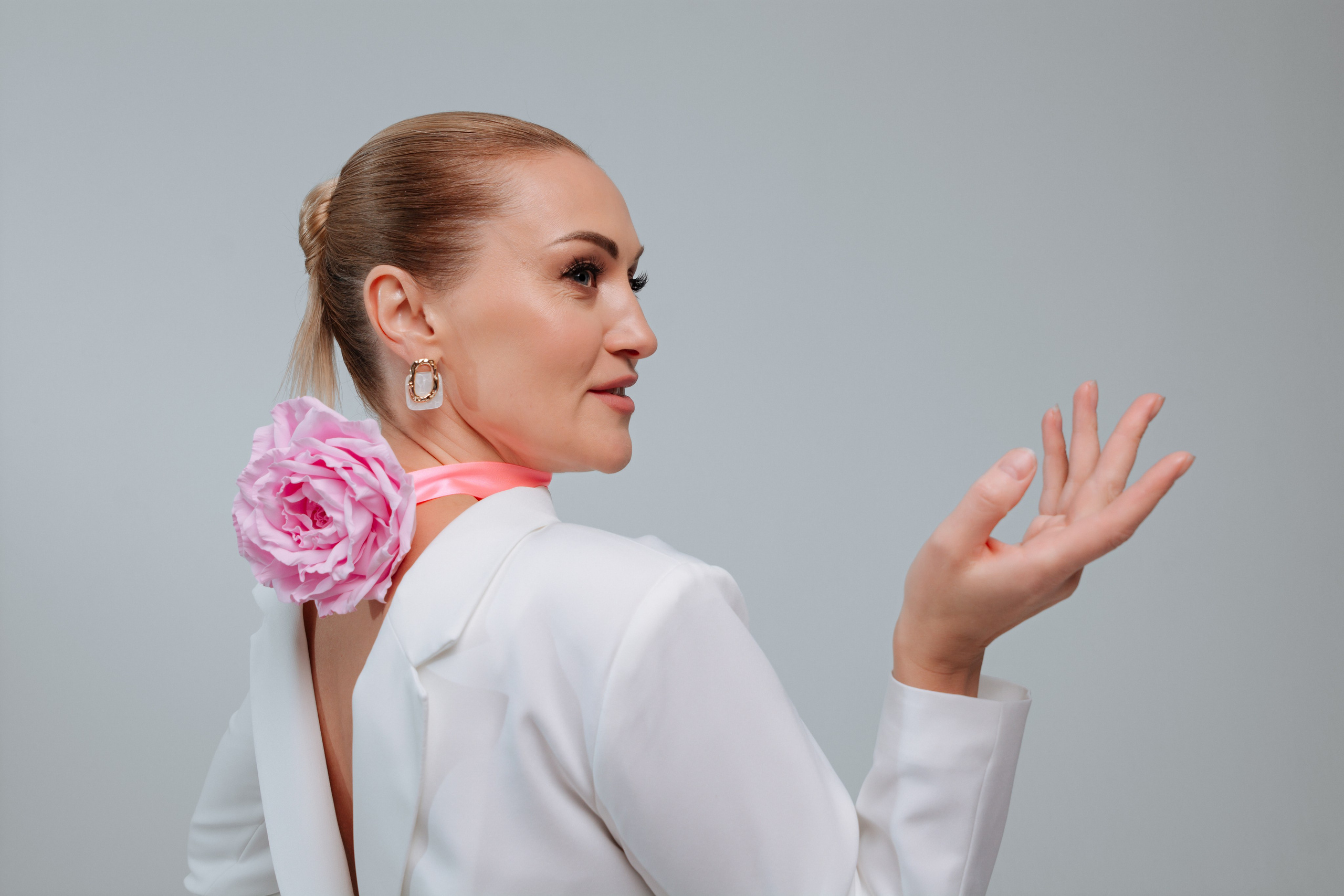 Фотосессия Superwoman. Весна 2024. Портретный фотограф в Санкт-Петербурге Дмитриева Наталия