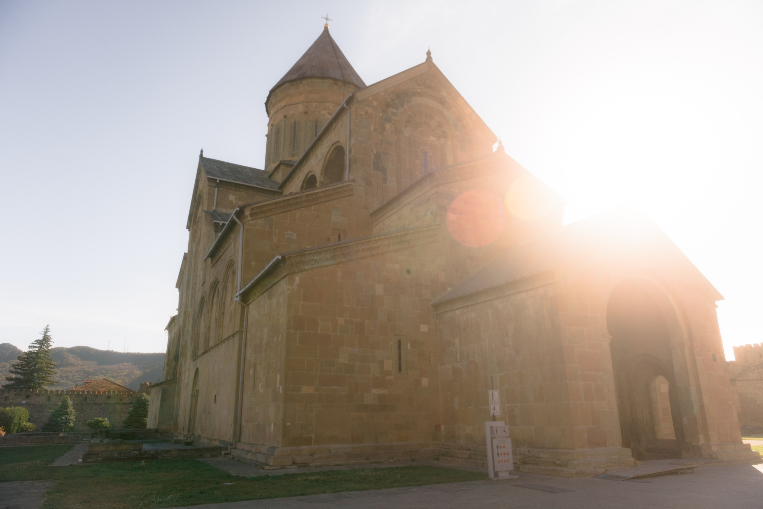 Wedding photo shoot in Mtskheta and Jvari. Fedor Lemeshko — Destination Wedding and Family Lifestyle photographer