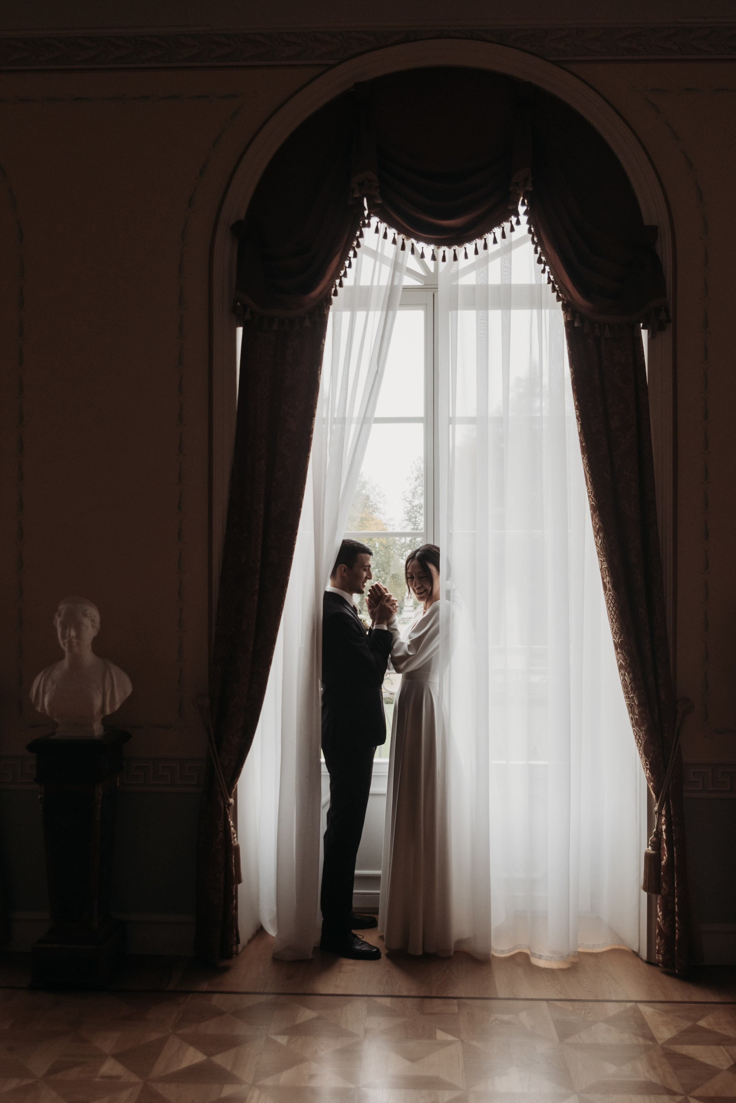 Свадебная фотосессия в Твери в красивой локации в замке в Московской области. Свадебный фотограф в Твери, Москве и Санкт-Петербурге Денисова Екатерина