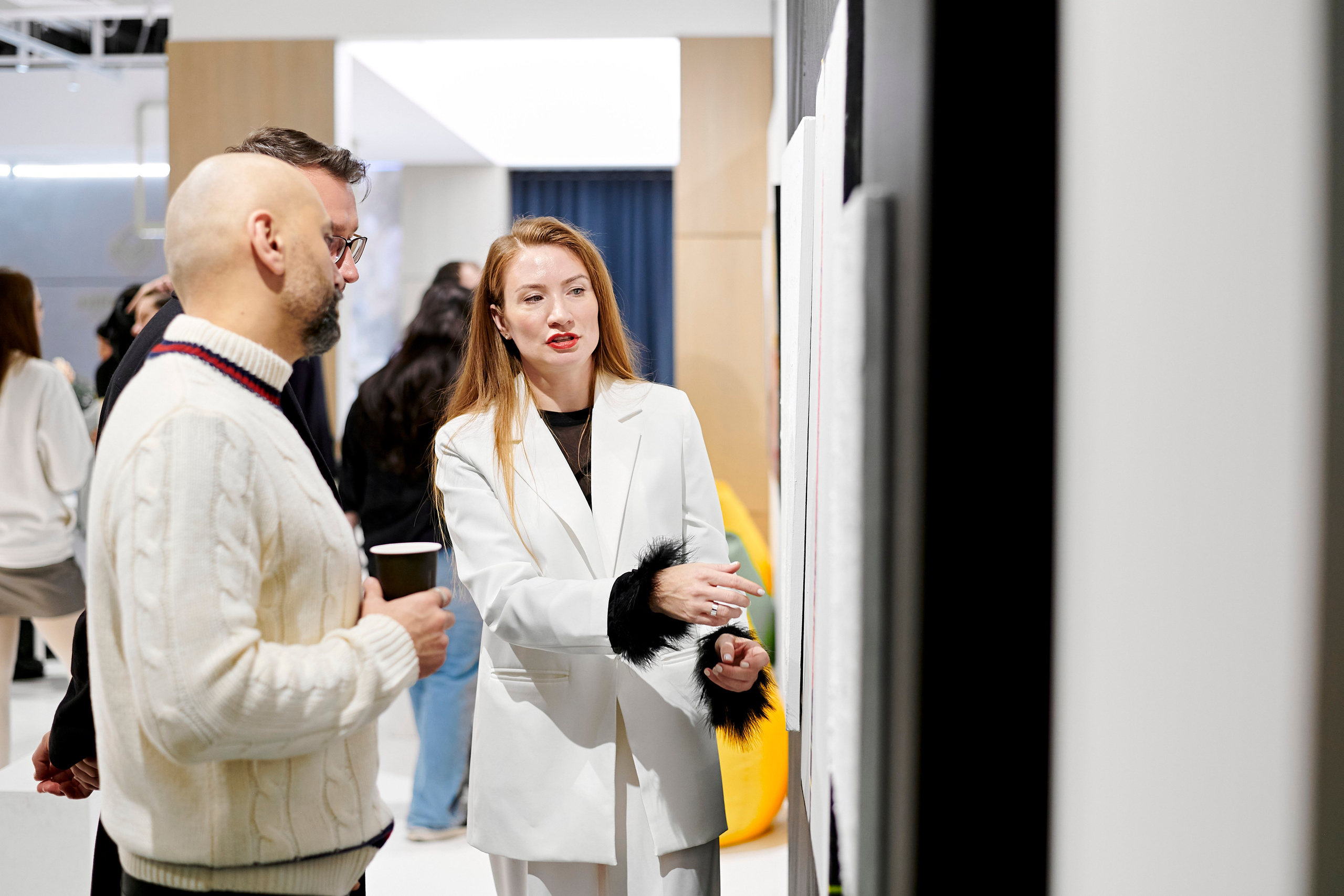 The Holst. Выставка Юлии Остапенко. Фотограф Постольник Дарья