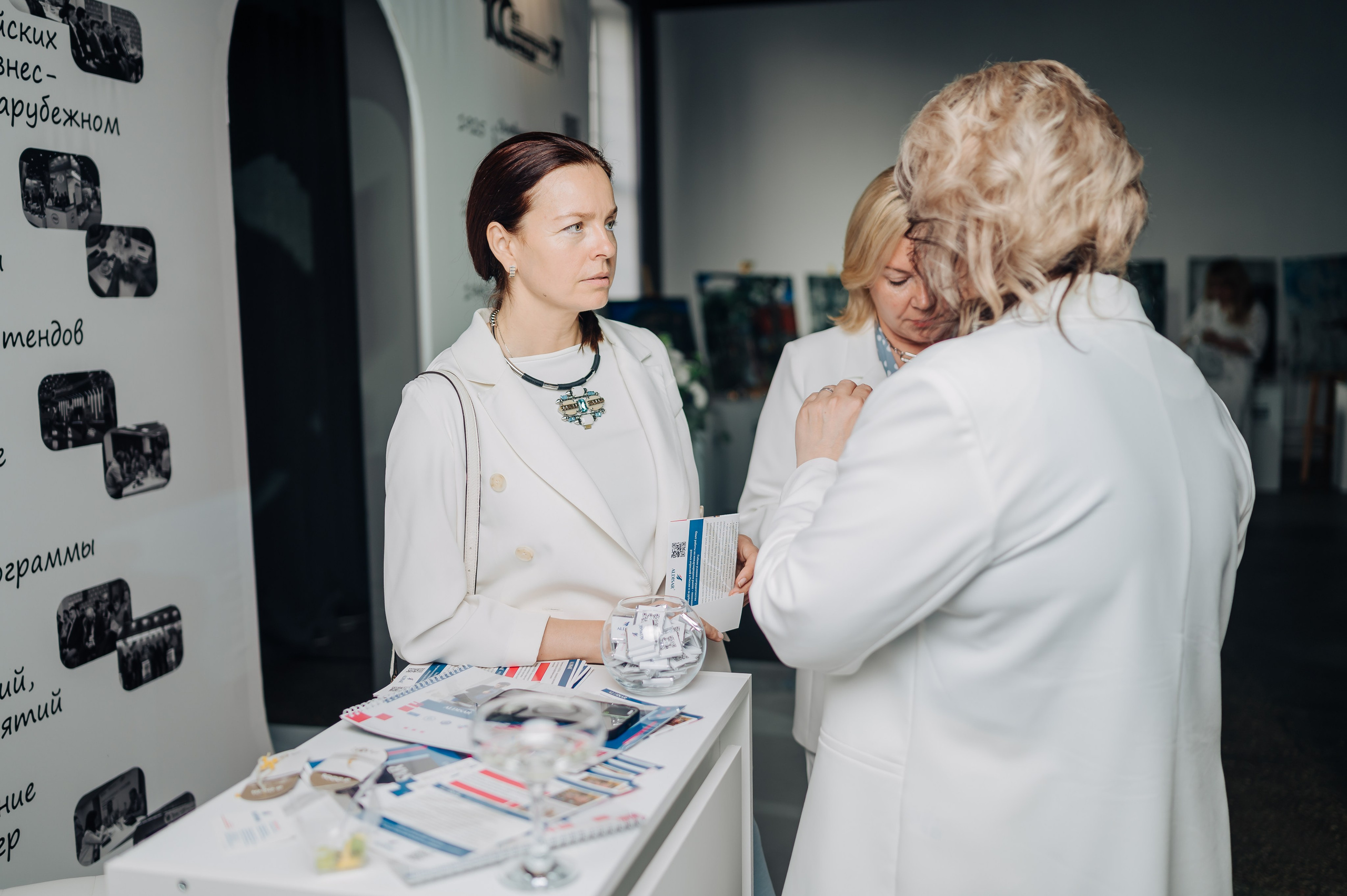 Белый бал в честь столетия Комсомольской правды. Фотограф Елена Афанасьева