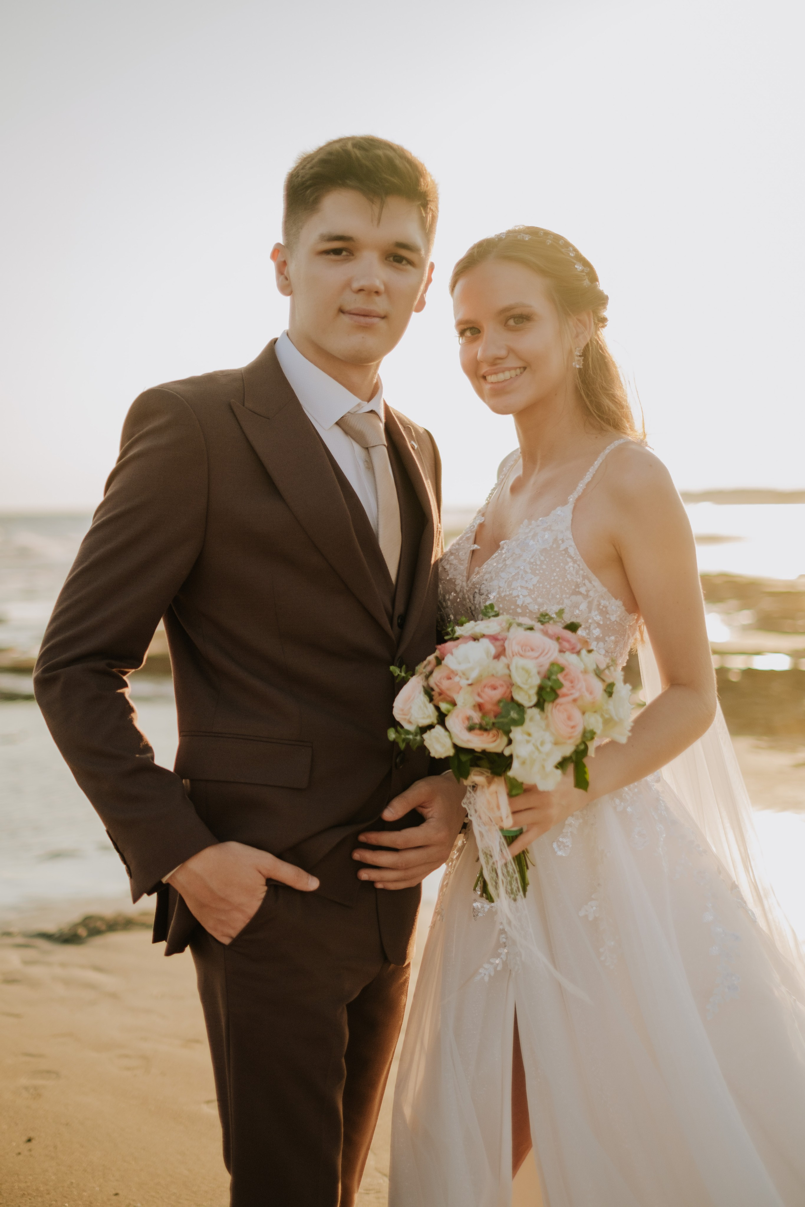 История Элины и Амира