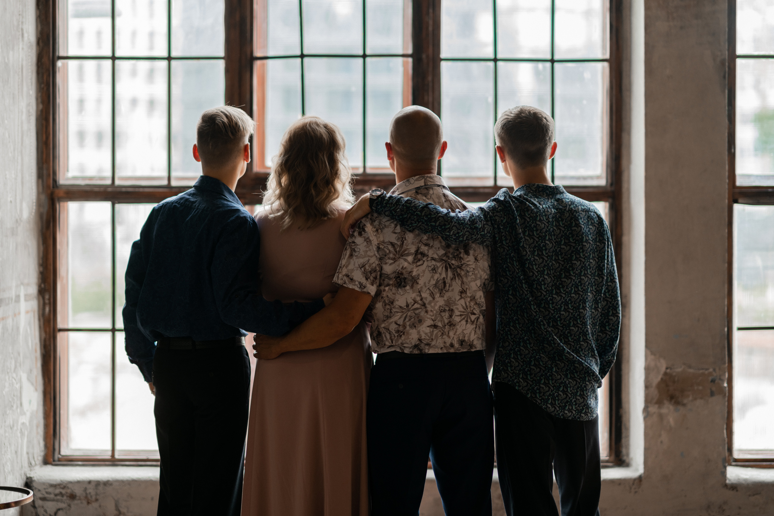 Светлана и рыцари круглого стола. Профессиональный детский и семейный фотограф в Москве Диля Грошева