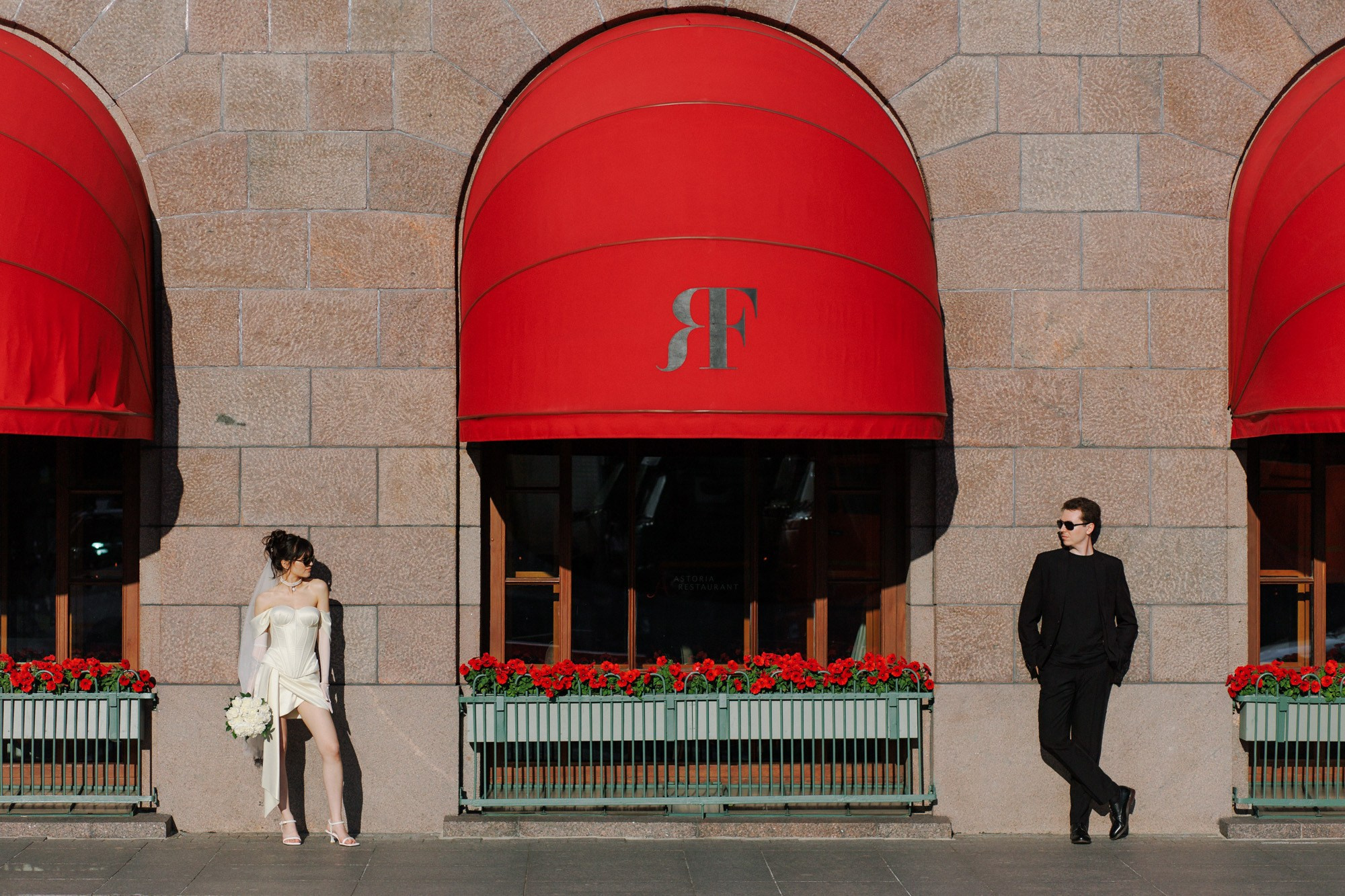 Свадебная фотосессия на Исаакиевской площади. Свадебный фотограф СПБ