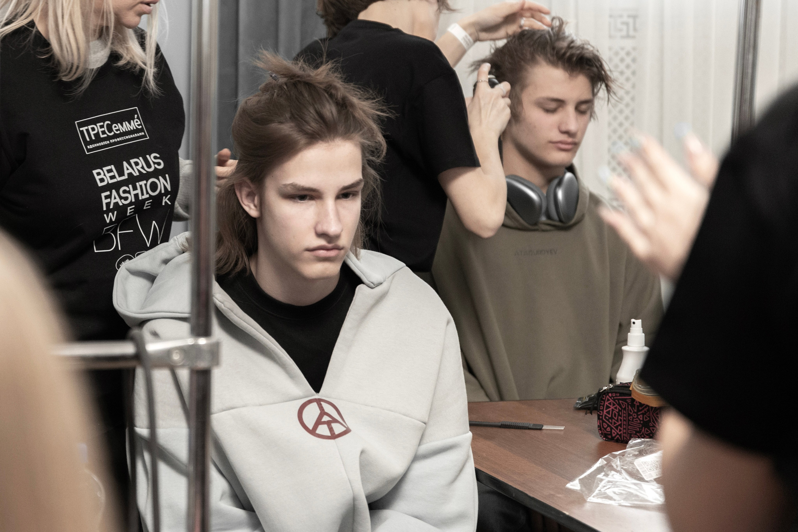 Belarusian Fashion Week 2025 BACKSTAGE. Ваш Event фотограф & Репортаж & Fashion & ИИ