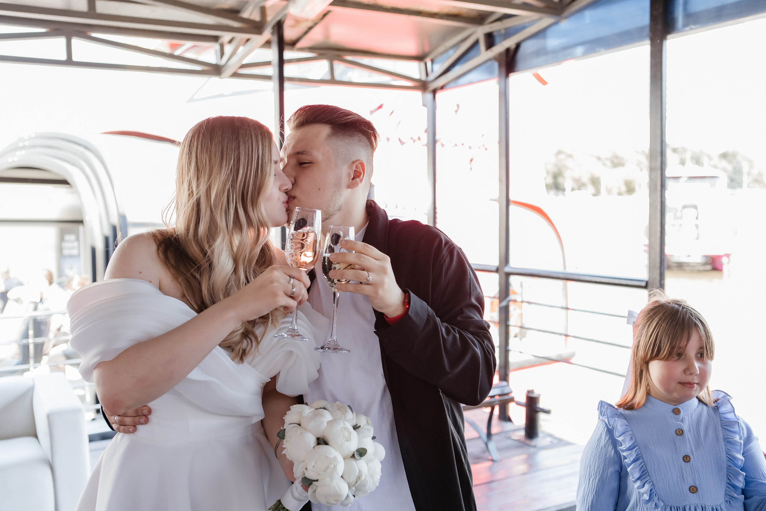 Регистрация на теплоходе Флотилии Redisson Оля и Константин. Свадебный фотограф в Москве