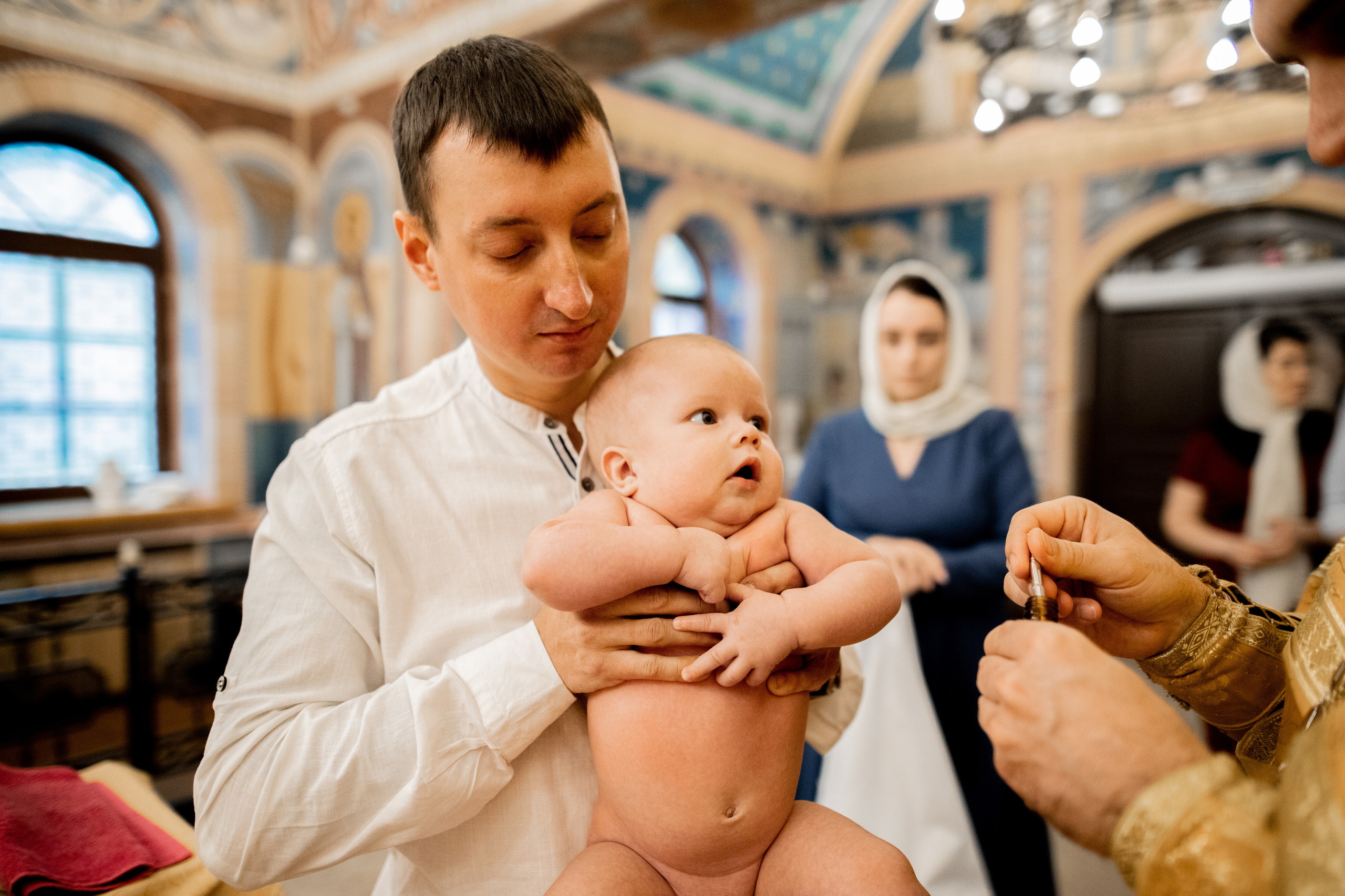 Крещение в храме Пантелеймона на автозаводе. Фотограф на крещение и венчание в Нижнем Новгороде.Свадебный Фотограф