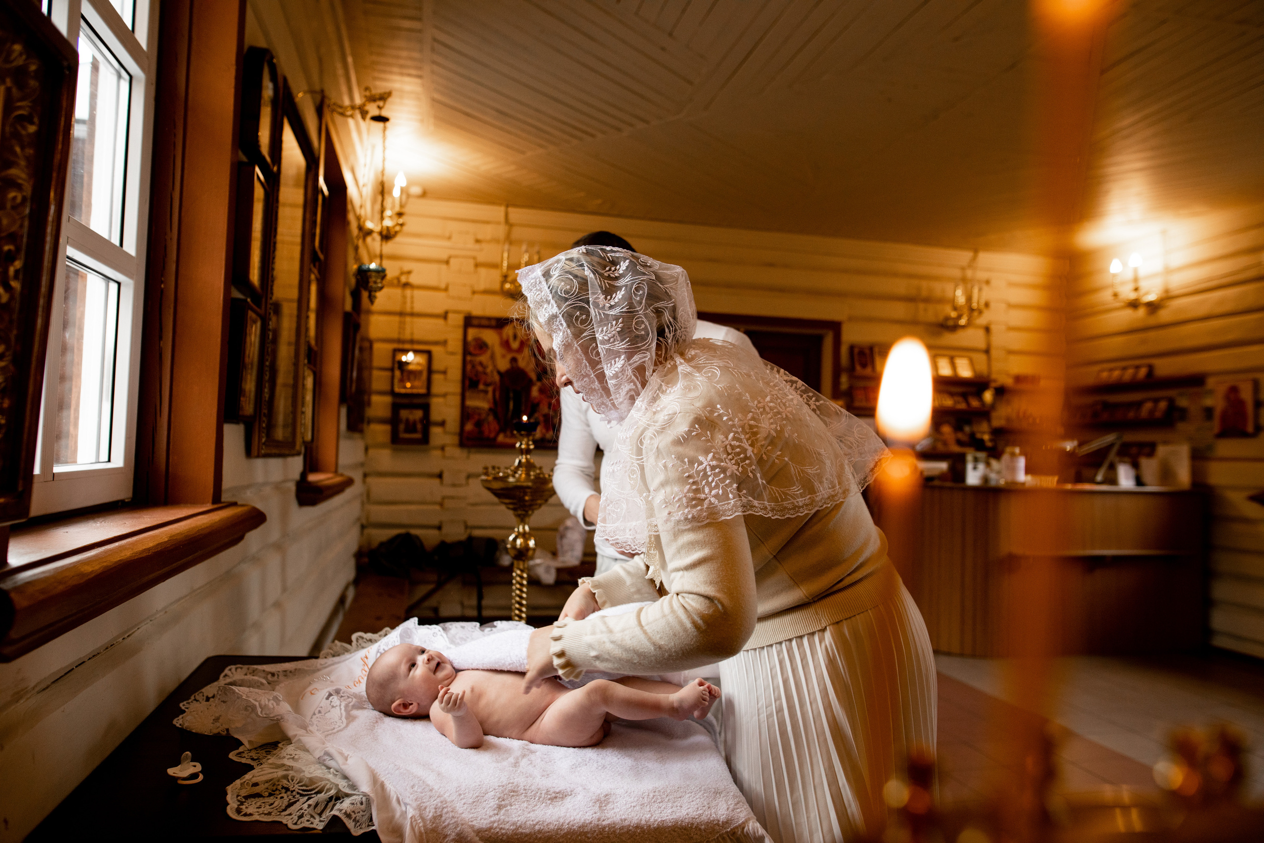 Крещение в Храме в честь Тихвинской иконы Божией Матери. Фотограф на крещение и венчание в Нижнем Новгороде.Свадебный Фотограф