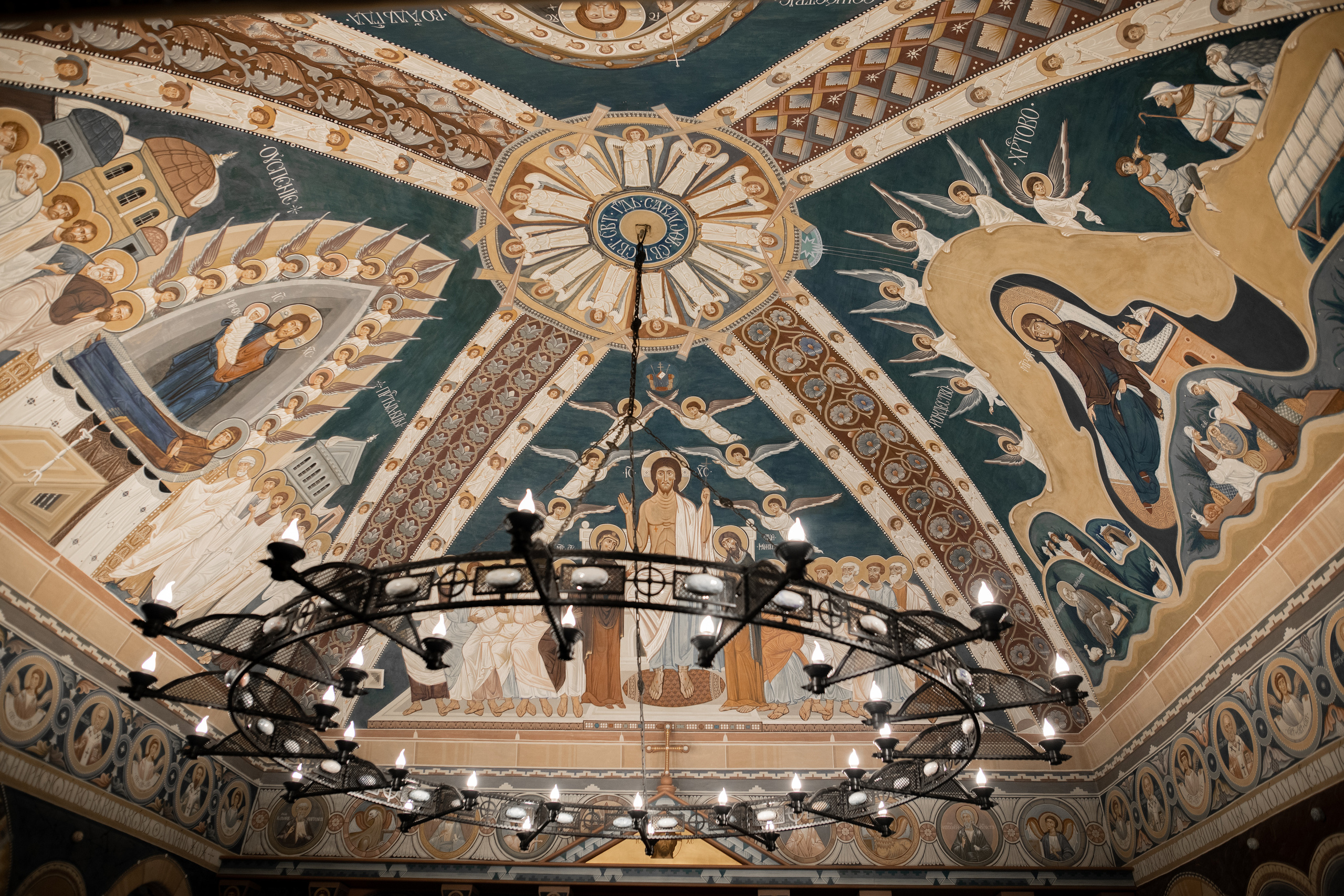 Крещение в храме Пантелеймона на автозаводе. Фотограф на крещение и венчание в Нижнем Новгороде.Свадебный Фотограф