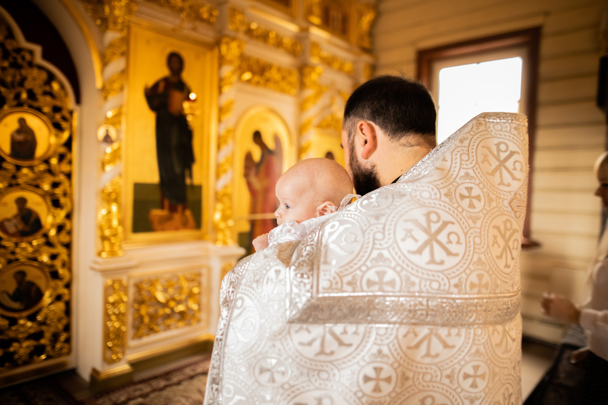 Крещение в Храме в честь Тихвинской иконы Божией Матери. Фотограф на крещение и венчание в Нижнем Новгороде.Свадебный Фотограф