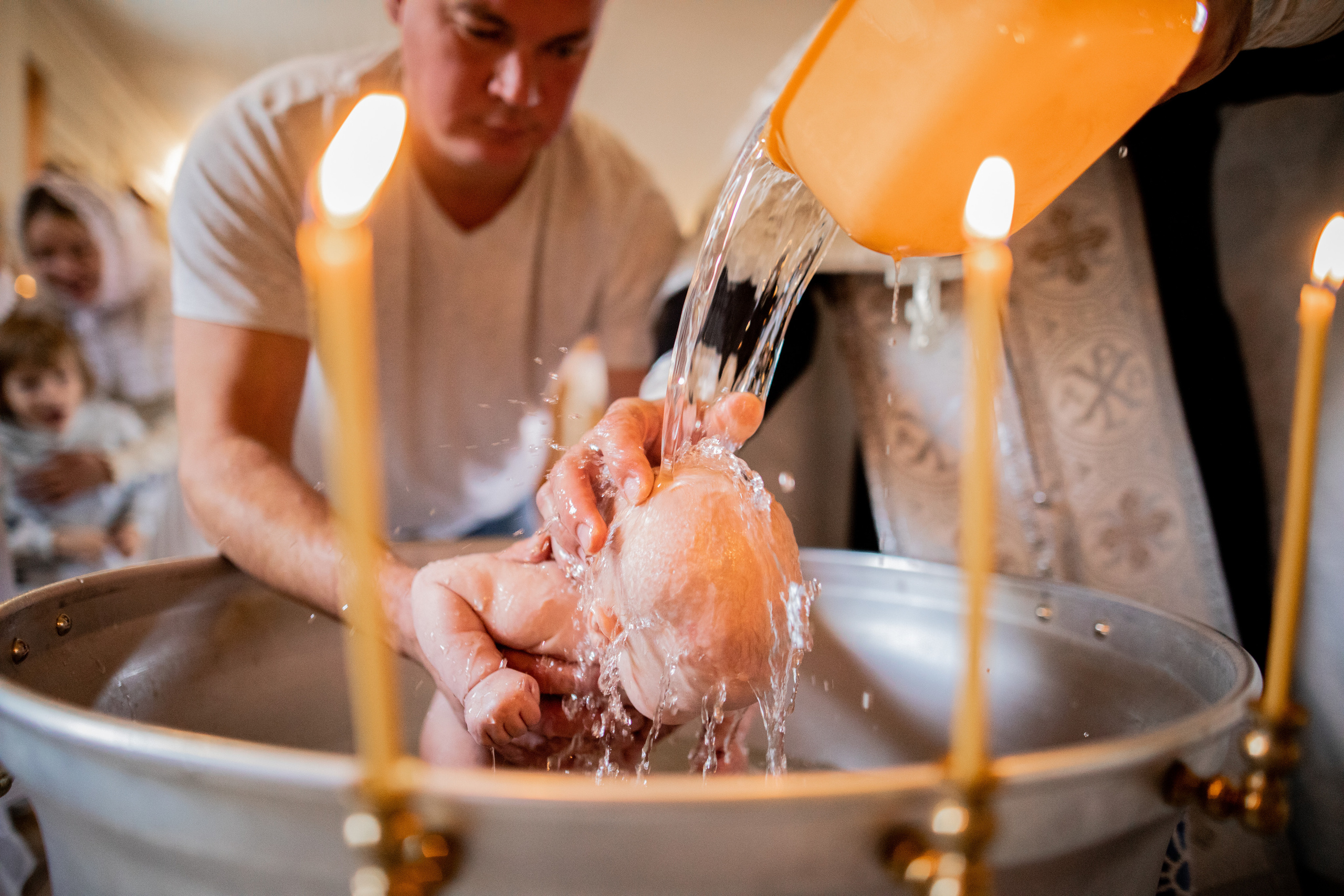 Крещение в Храме в честь Тихвинской иконы Божией Матери. Фотограф на крещение и венчание в Нижнем Новгороде.Свадебный Фотограф