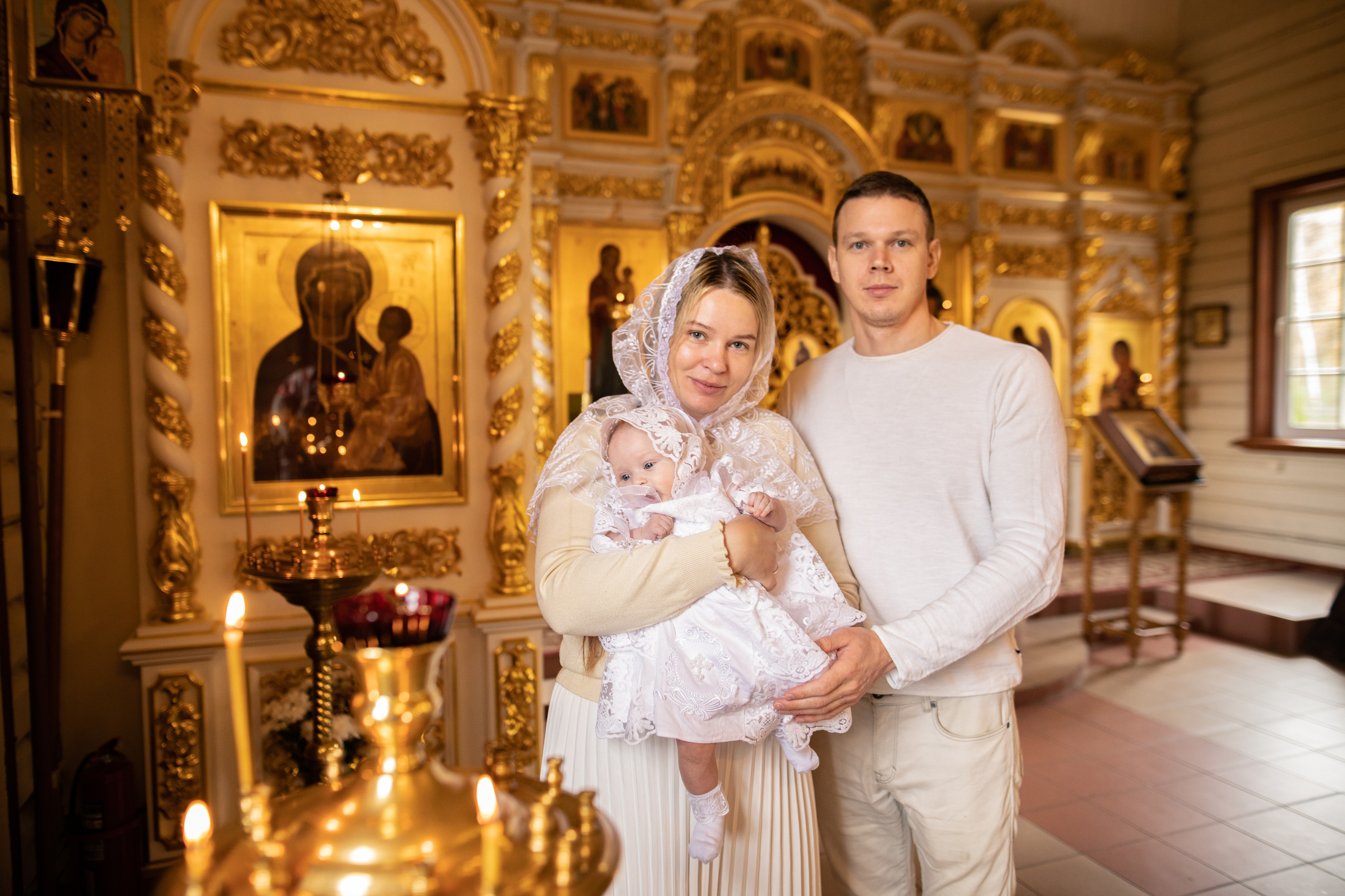 Крещение в Храме в честь Тихвинской иконы Божией Матери. Фотограф на крещение и венчание в Нижнем Новгороде.Свадебный Фотограф