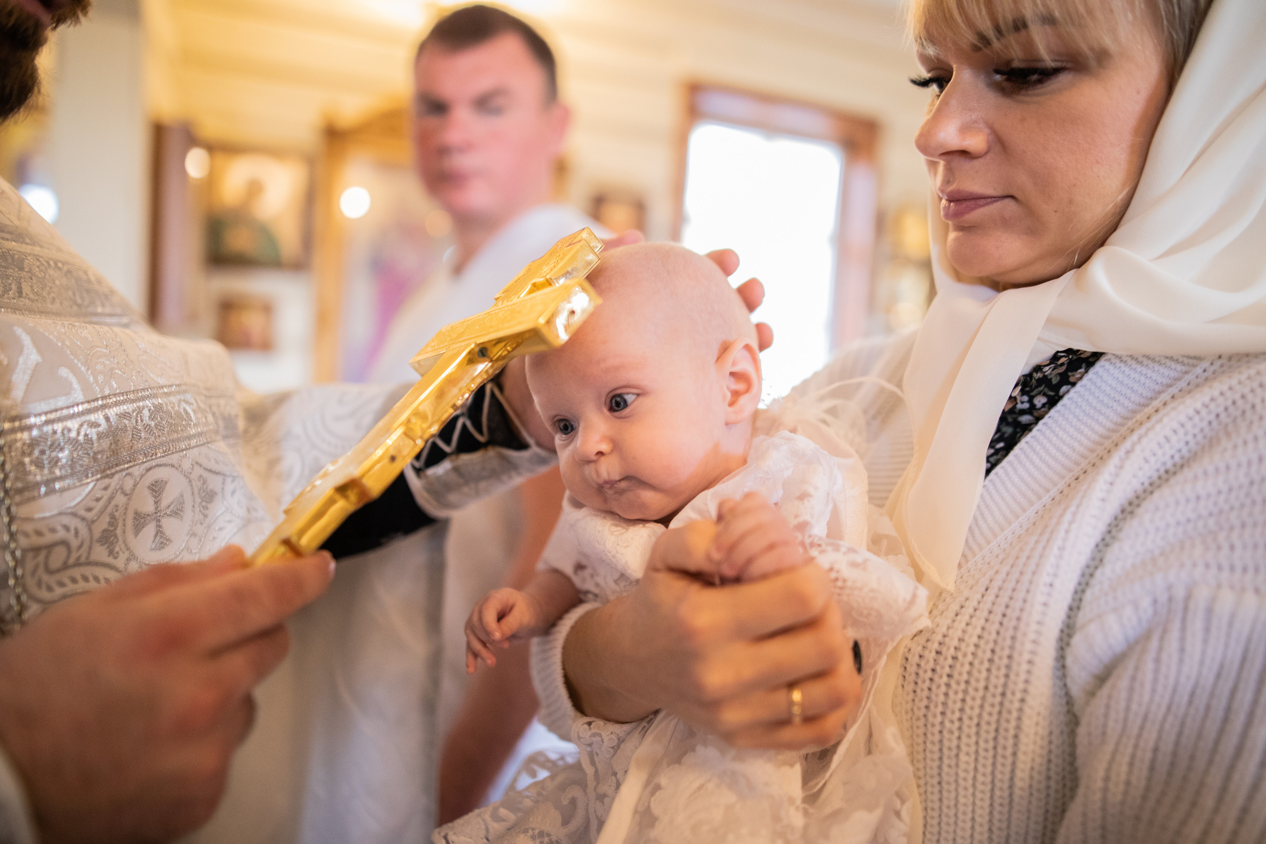 Крещение в Храме в честь Тихвинской иконы Божией Матери. Фотограф на крещение и венчание в Нижнем Новгороде.Свадебный Фотограф