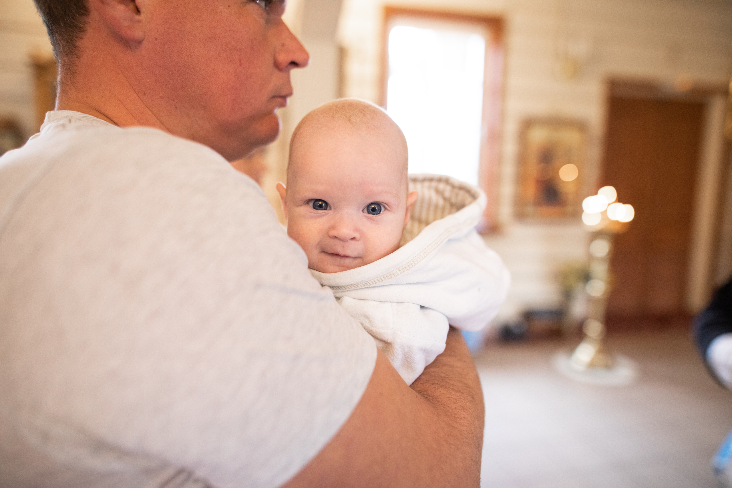 Крещение в Храме в честь Тихвинской иконы Божией Матери. Фотограф на крещение и венчание в Нижнем Новгороде.Свадебный Фотограф