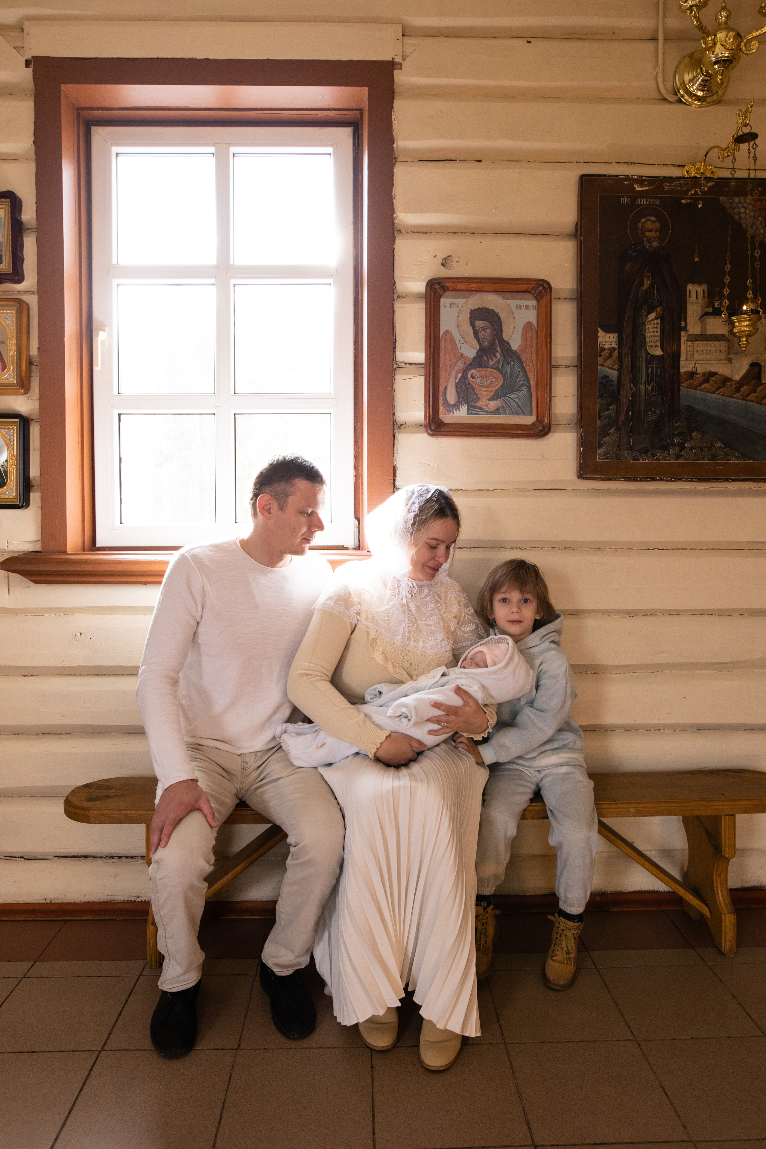 Крещение в Храме в честь Тихвинской иконы Божией Матери. Фотограф на крещение и венчание в Нижнем Новгороде.Свадебный Фотограф